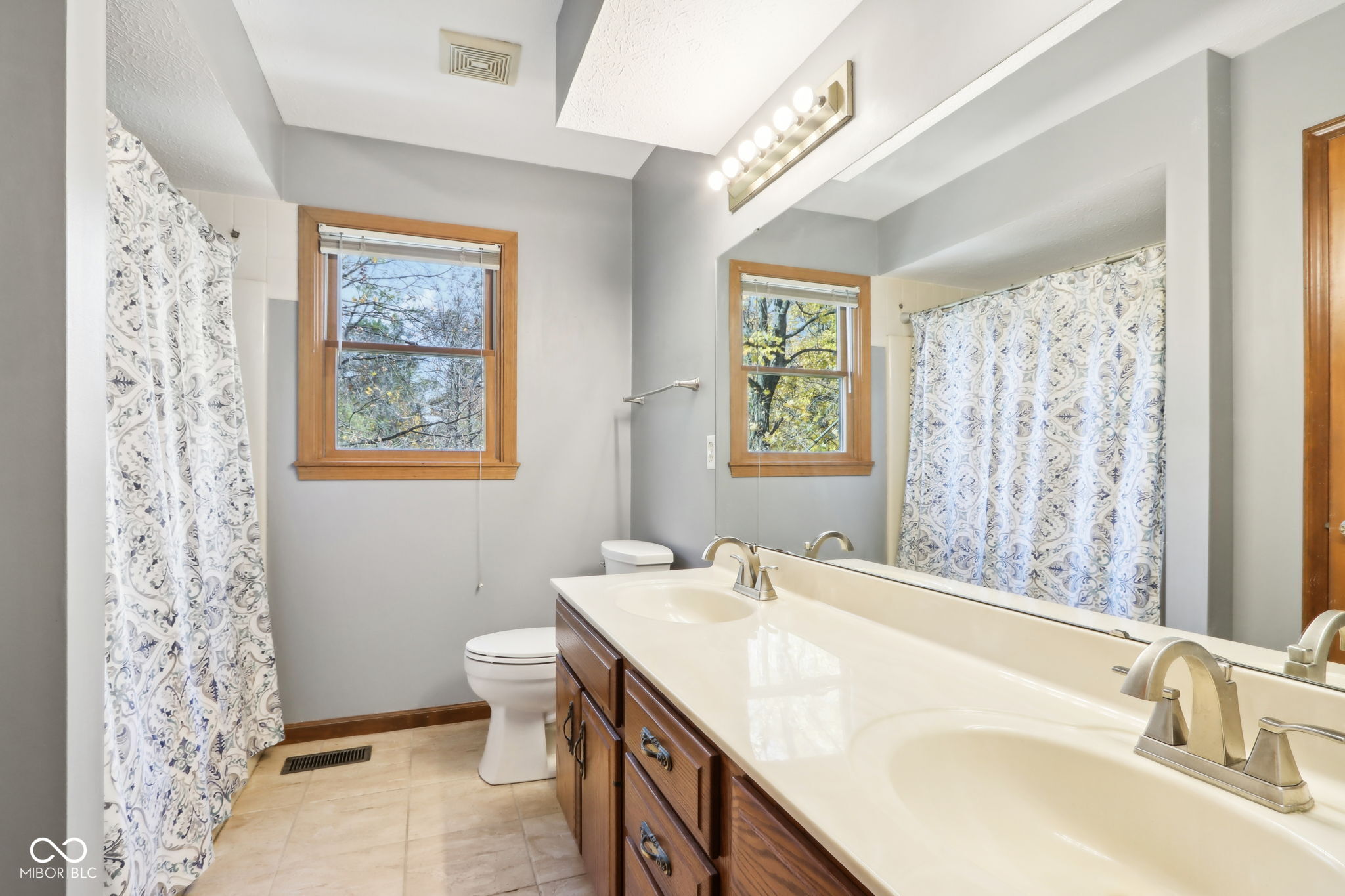 8465 Twin Pointe Circle