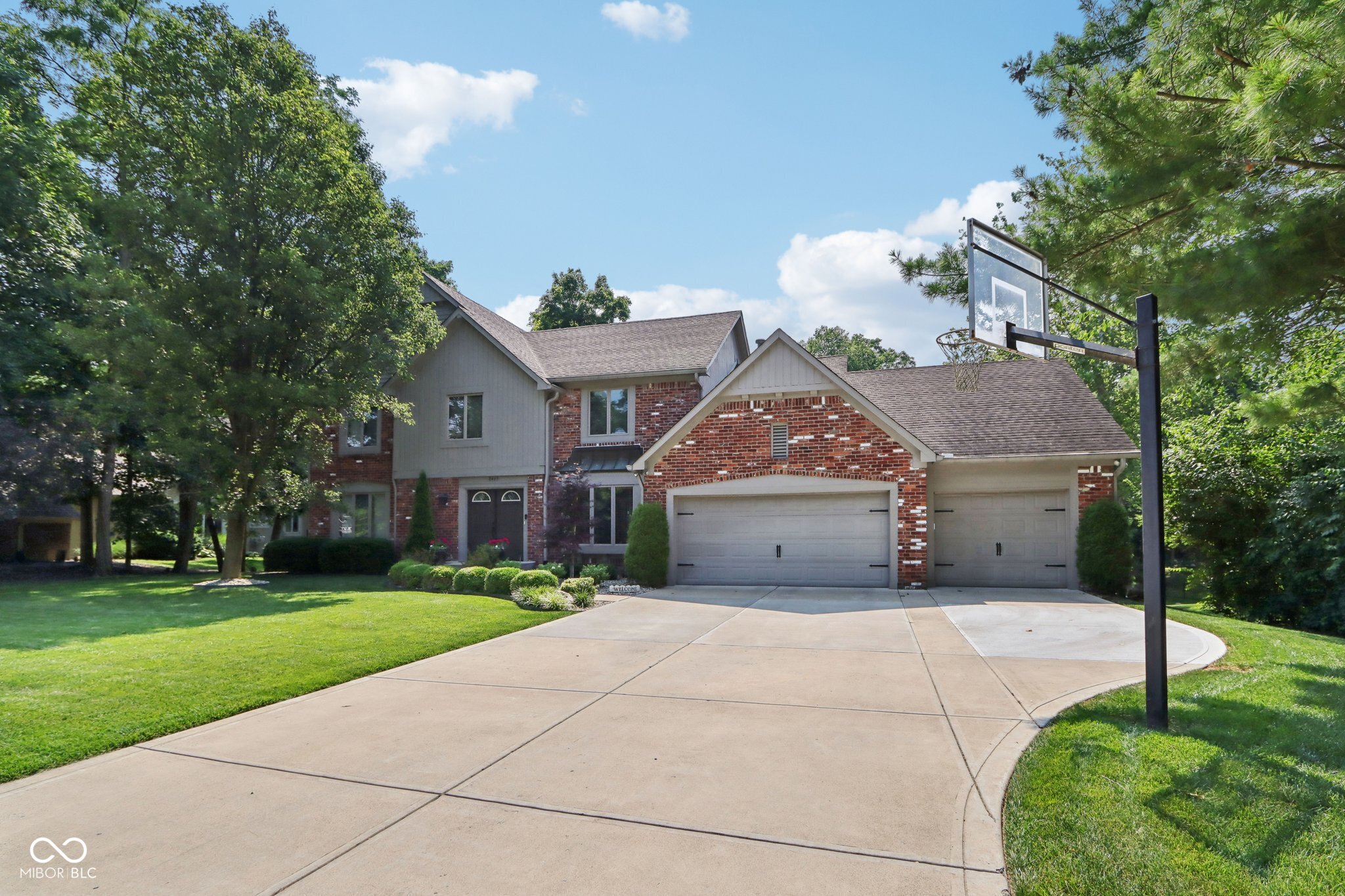 8465 Twin Pointe Circle