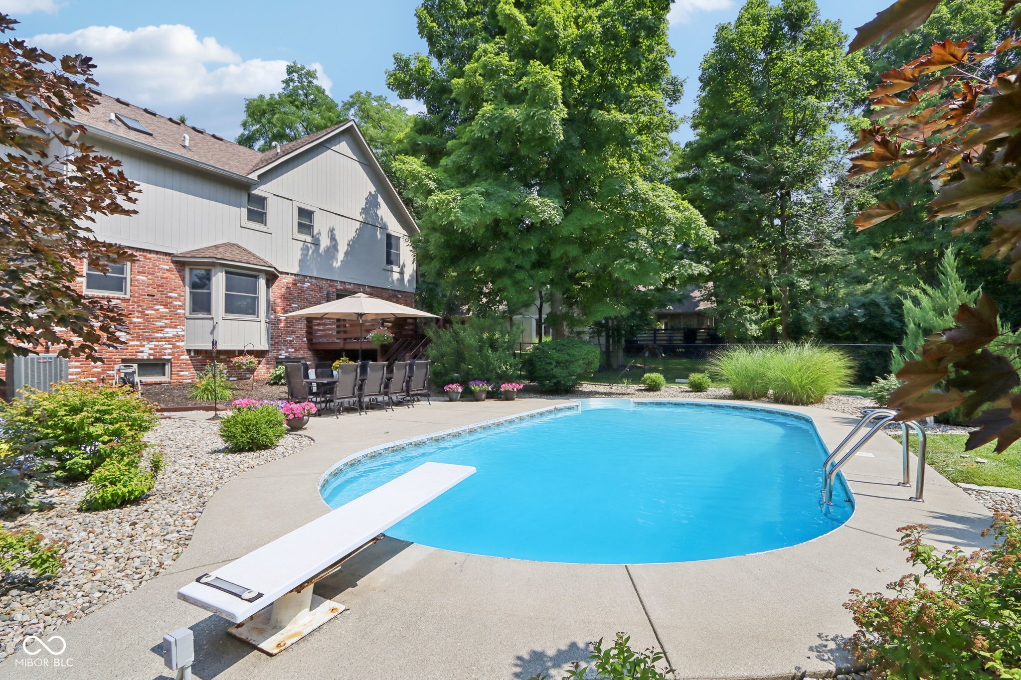 8465 Twin Pointe Circle