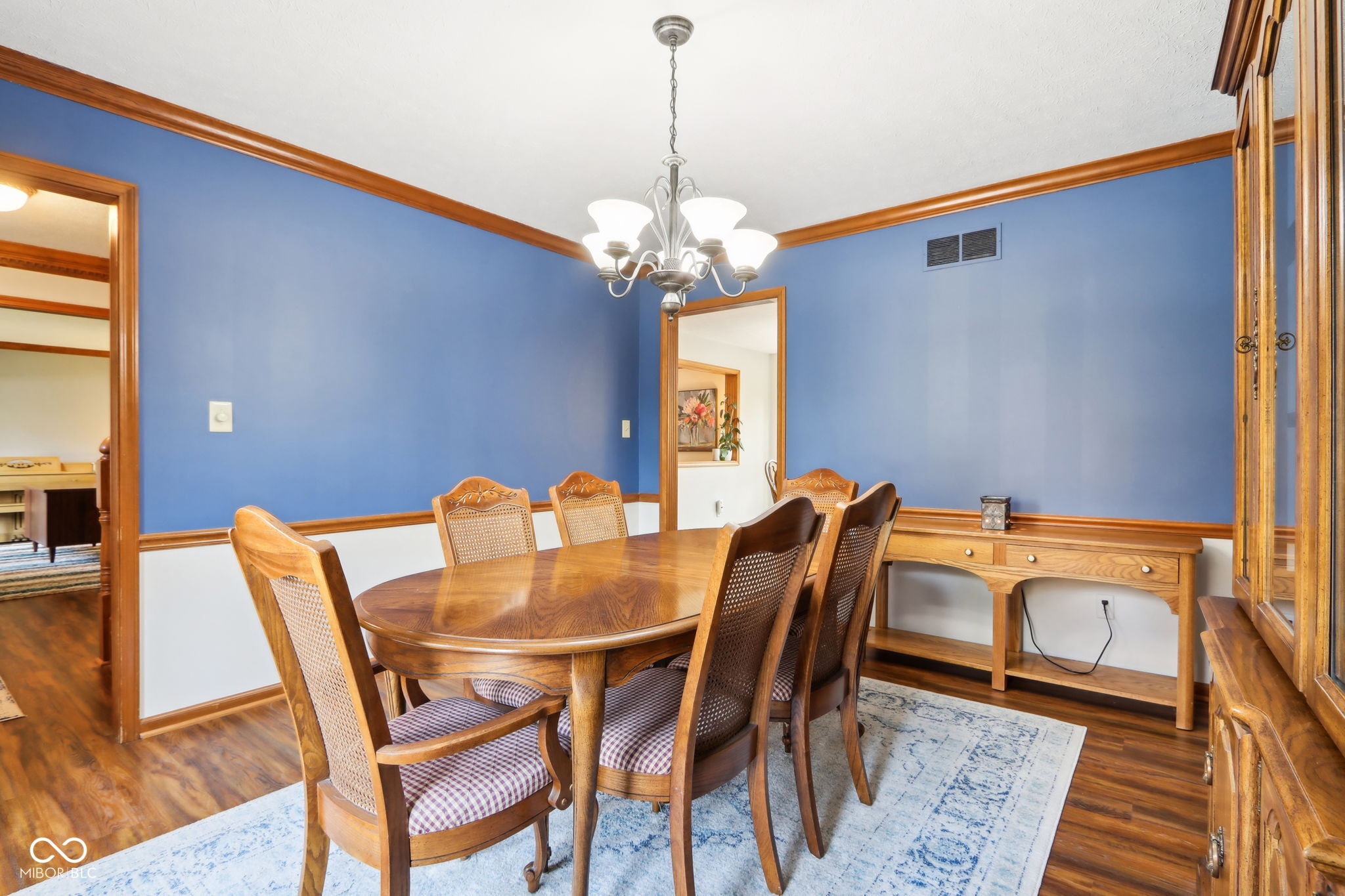 8465 Twin Pointe Circle
