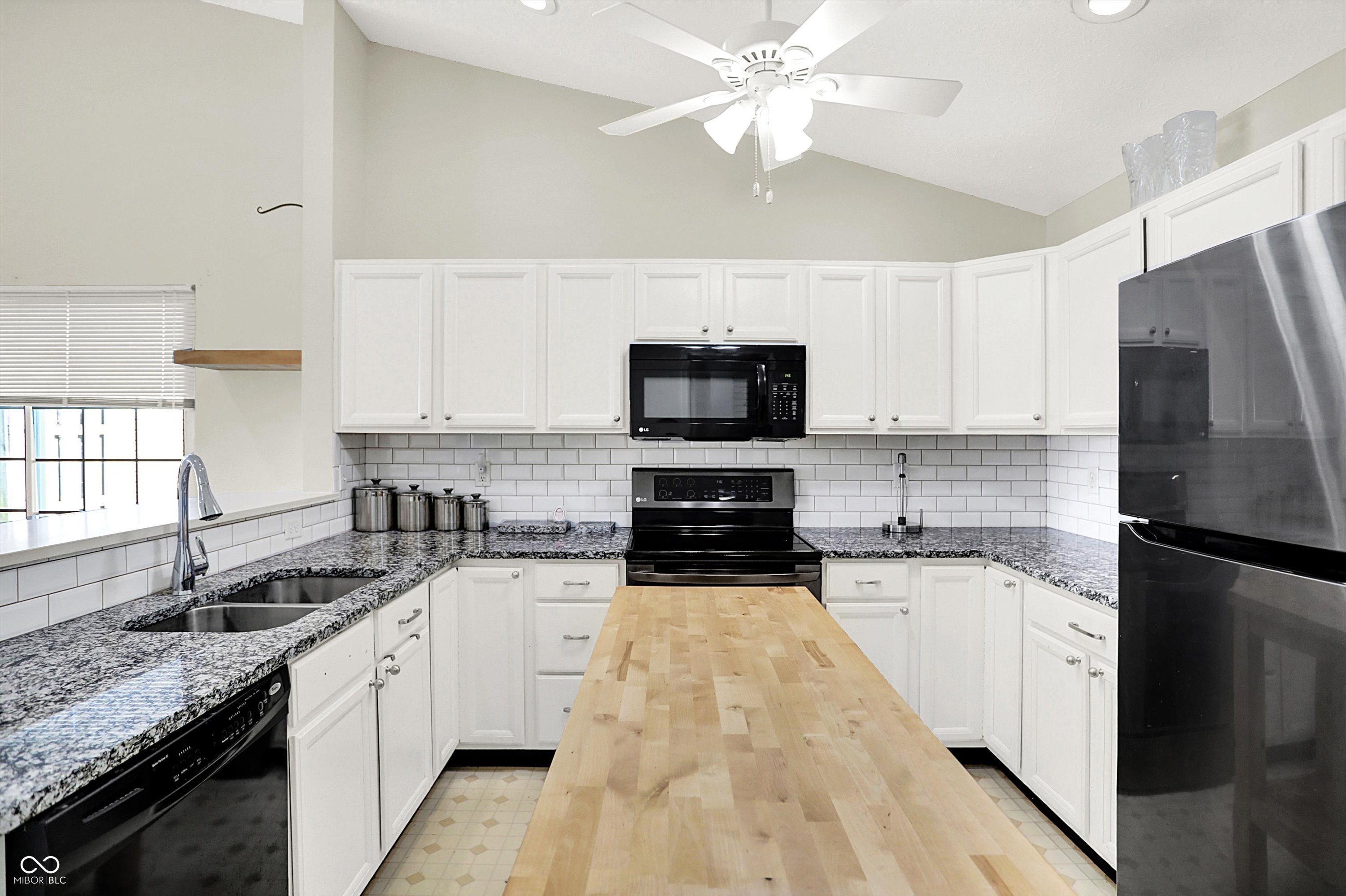4722 Common View Circle