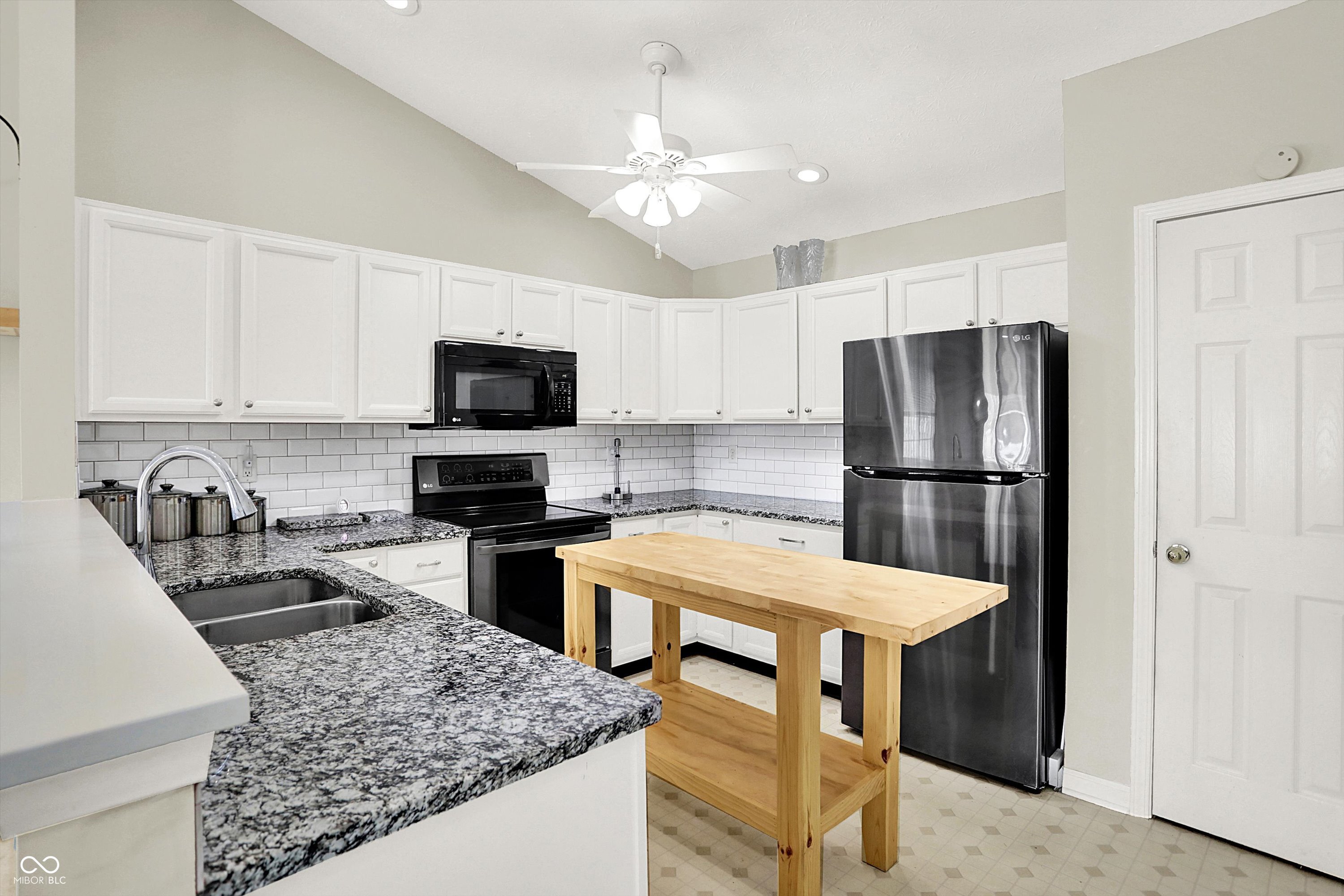 4722 Common View Circle