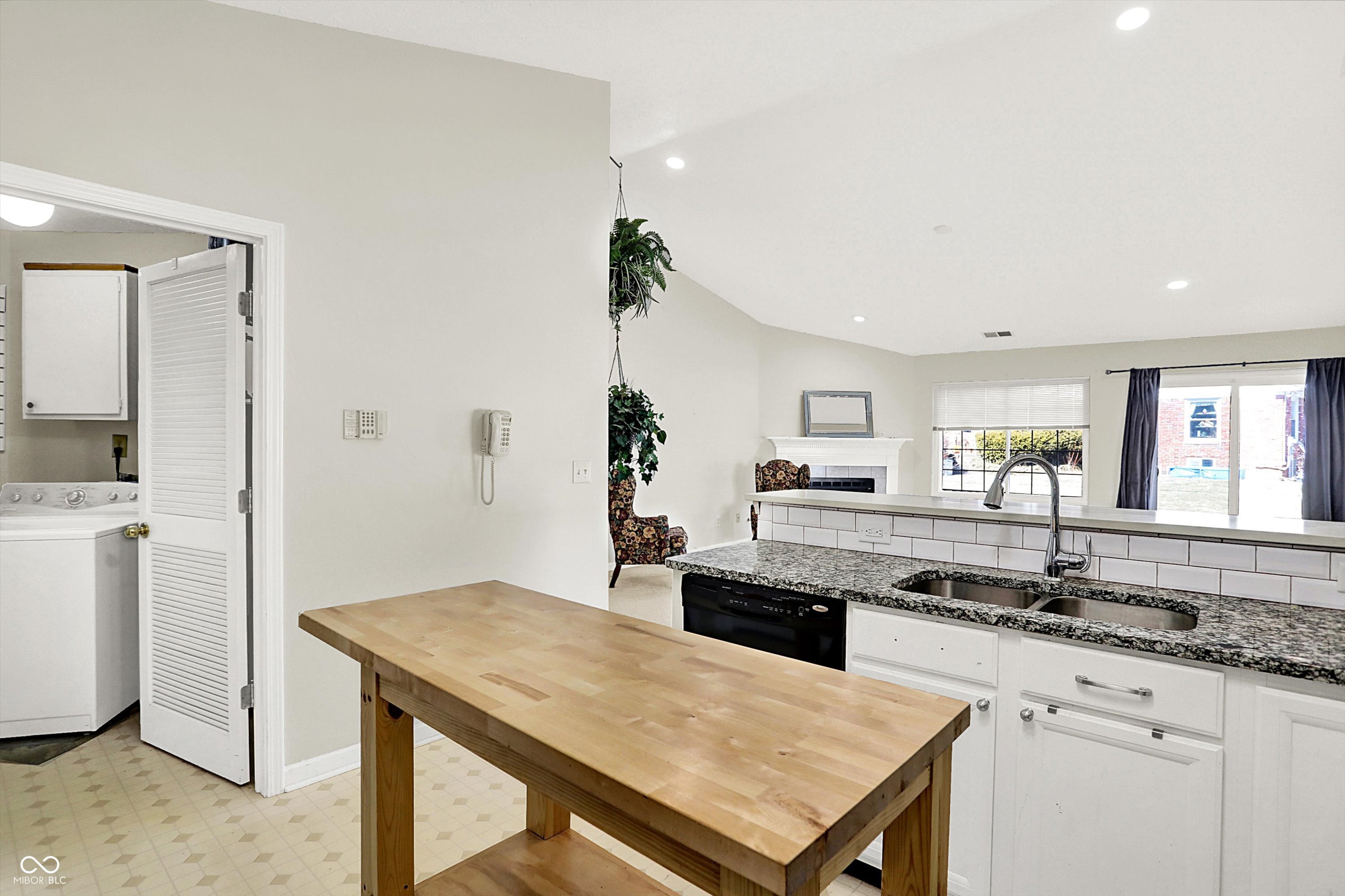 4722 Common View Circle