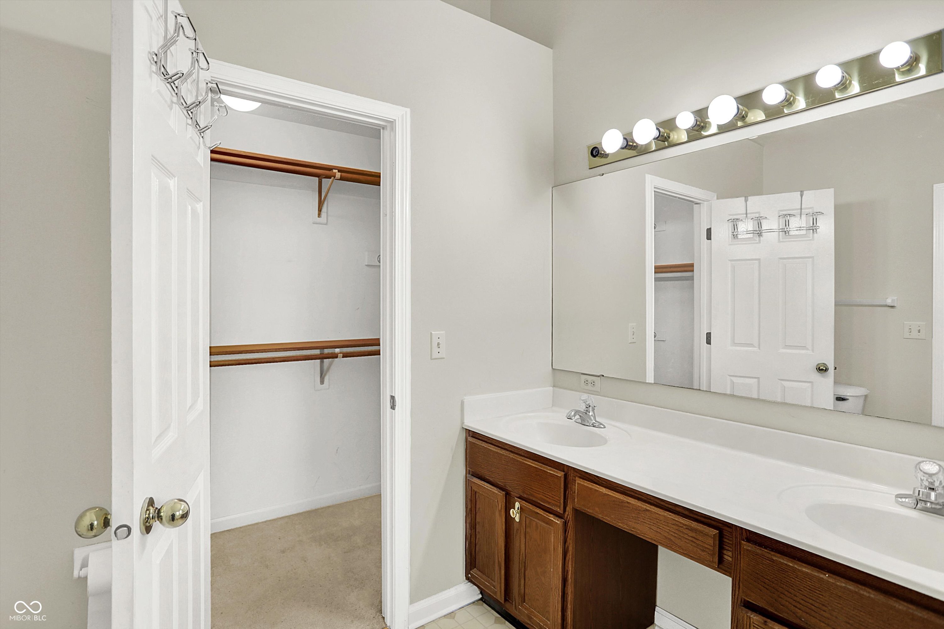 4722 Common View Circle