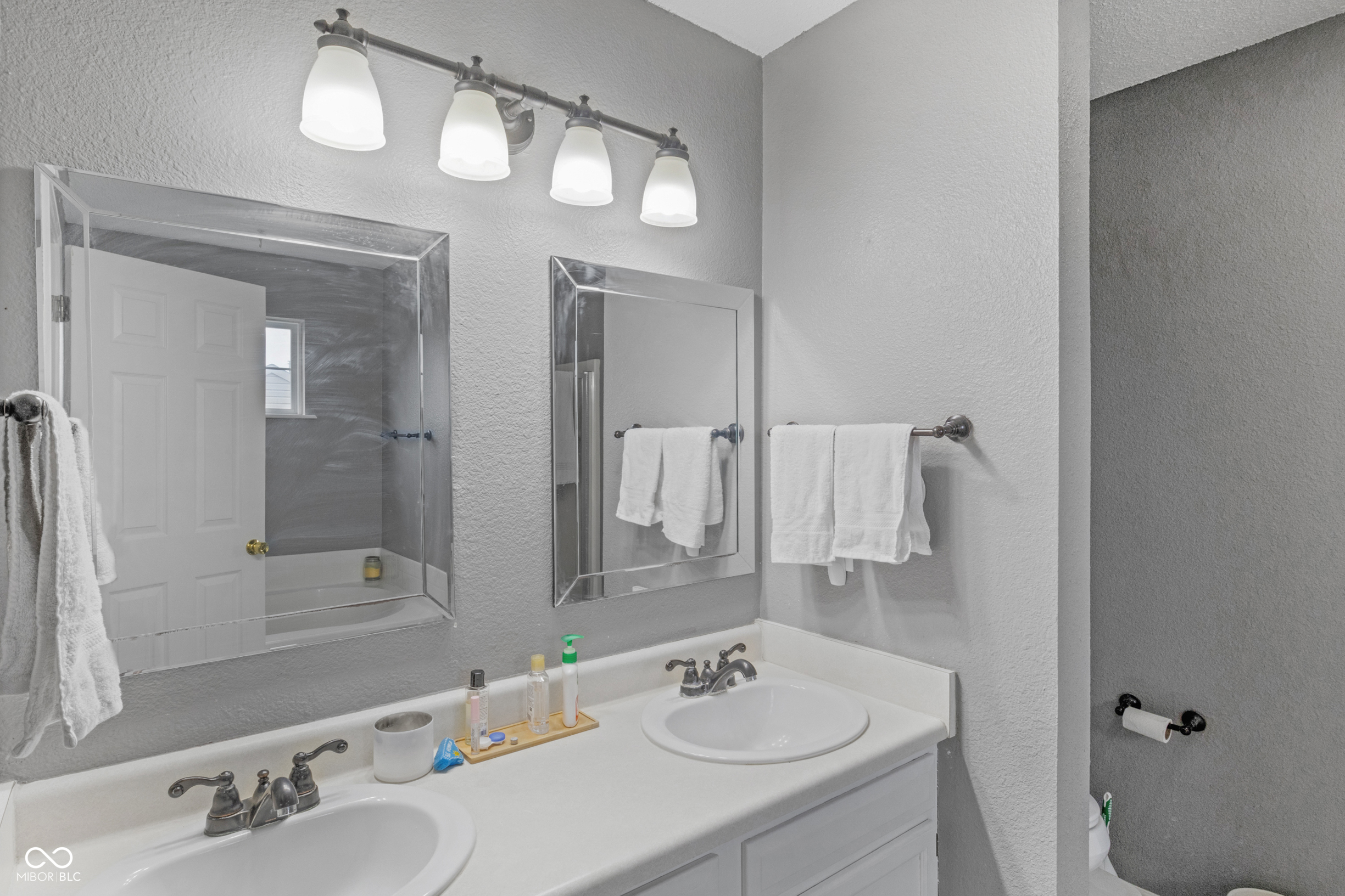 24 W Pine Ridge Drive