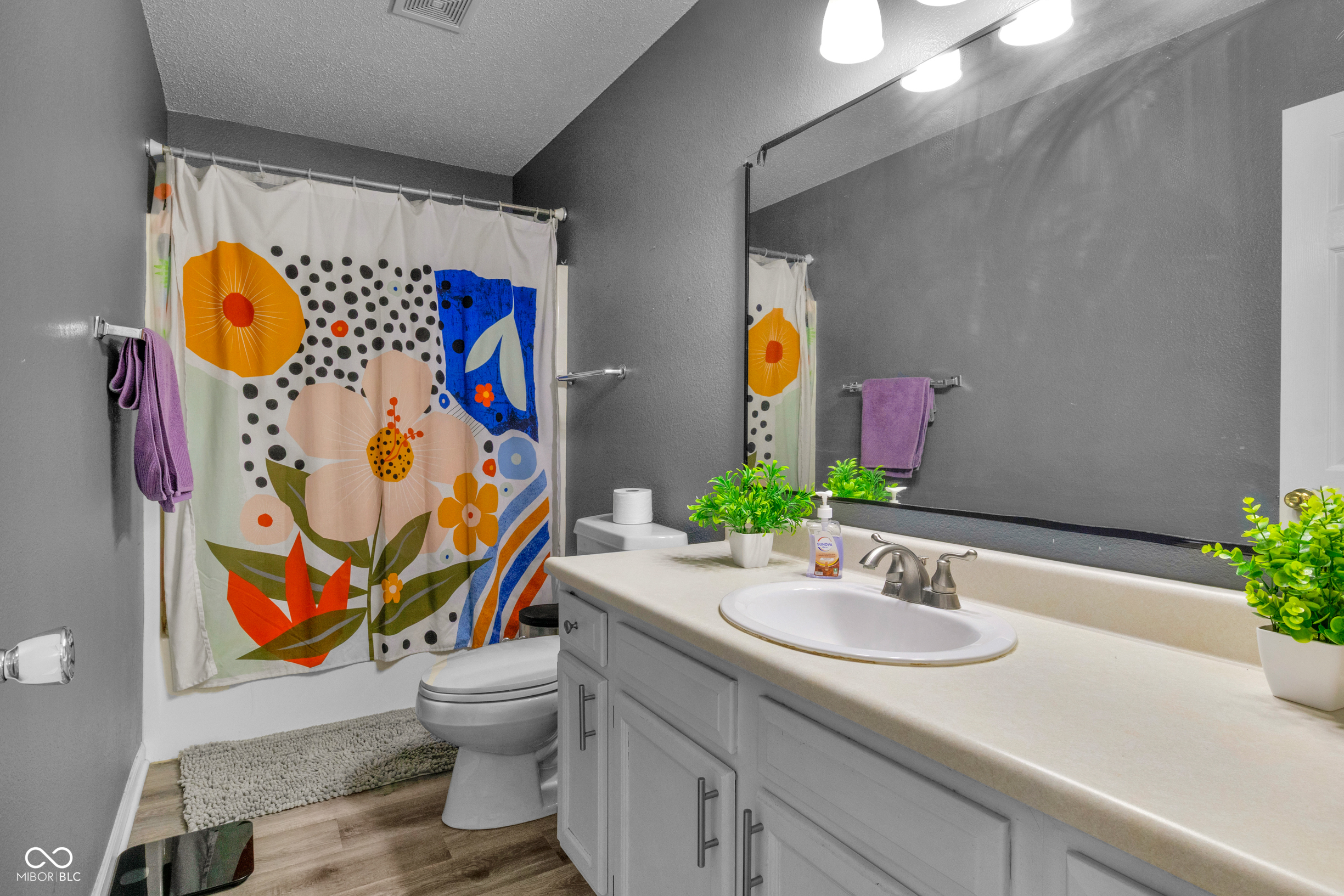 24 W Pine Ridge Drive