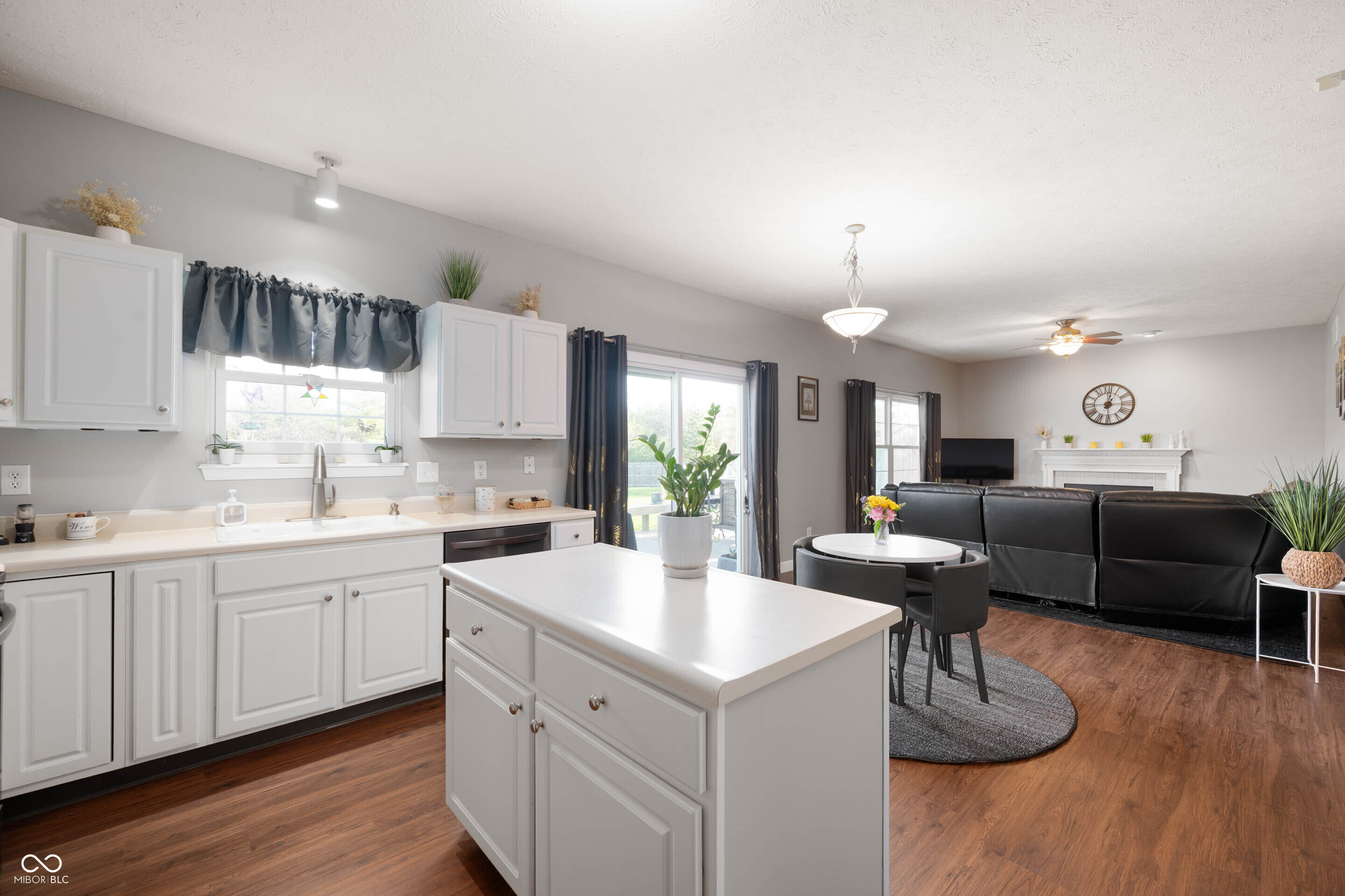 9910 Suncoral Circle