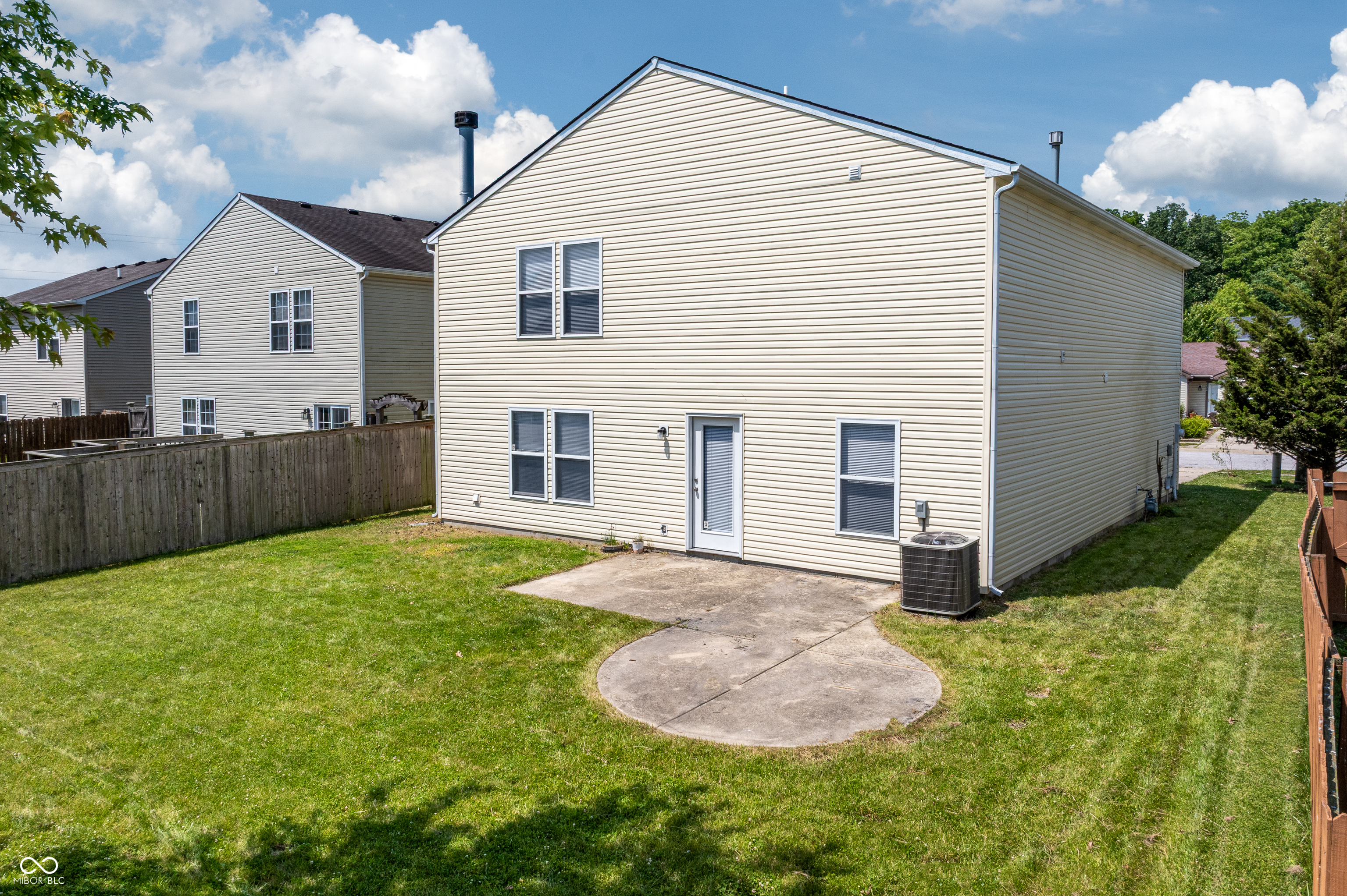 3351 Summer Breeze Circle