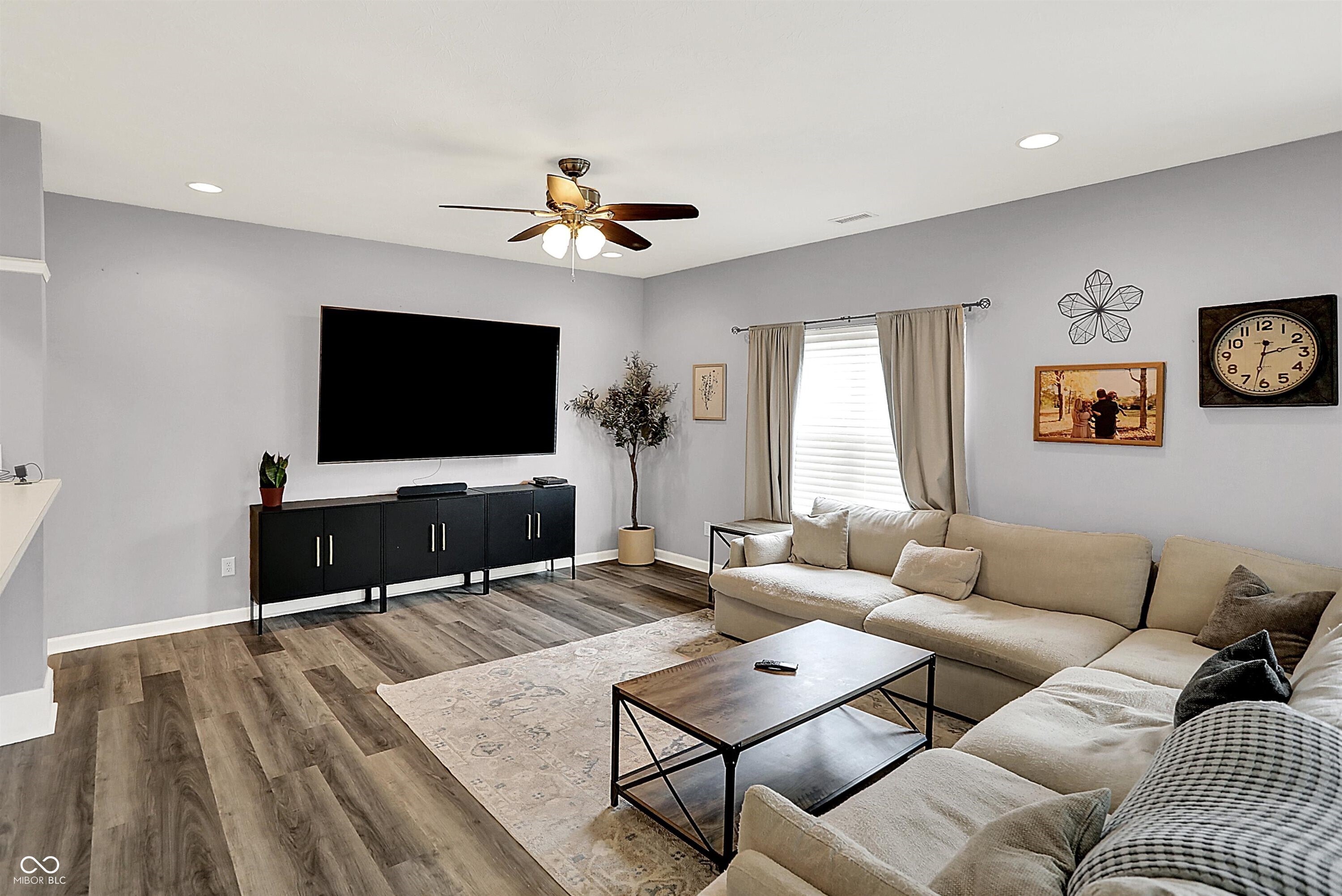 1067 W Limestone Way