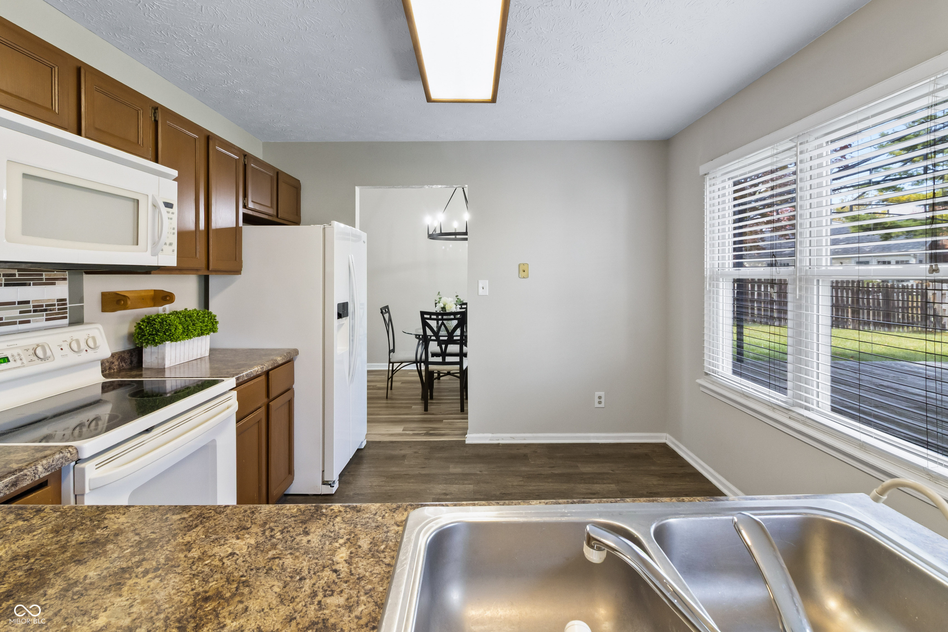 7898 Beanblossom Circle