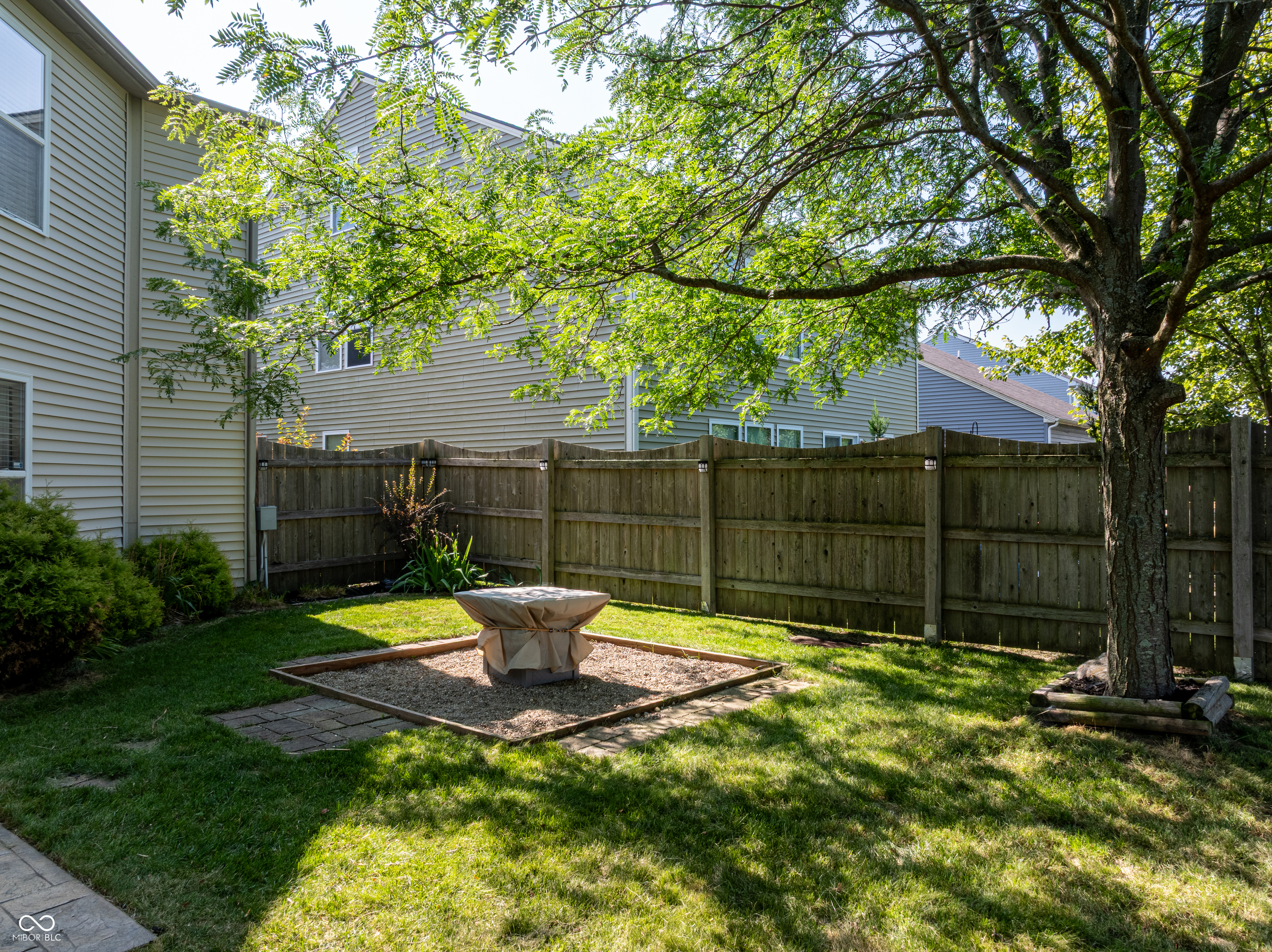 15403 Harmon Place