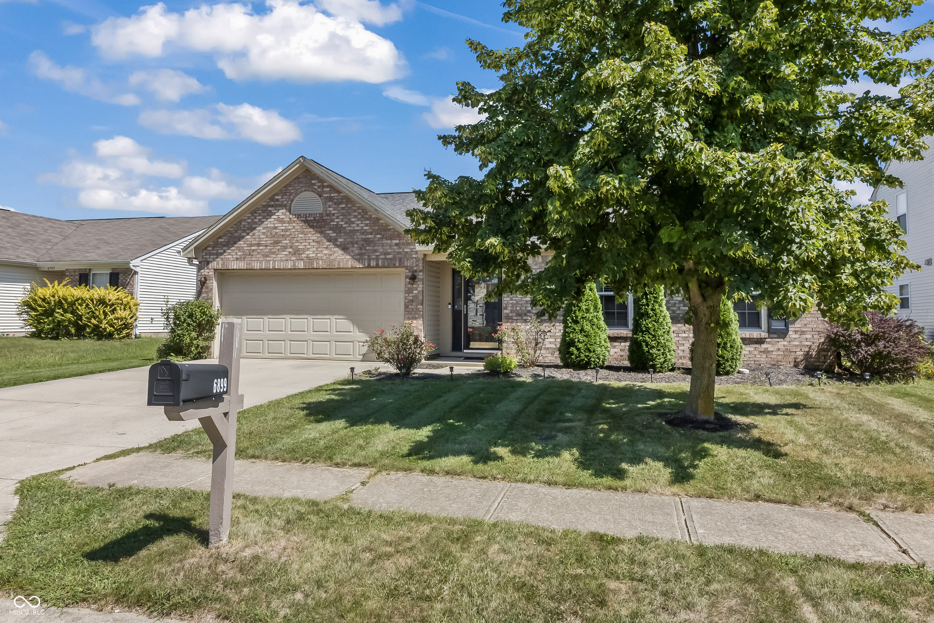6899 N Karnes Drive