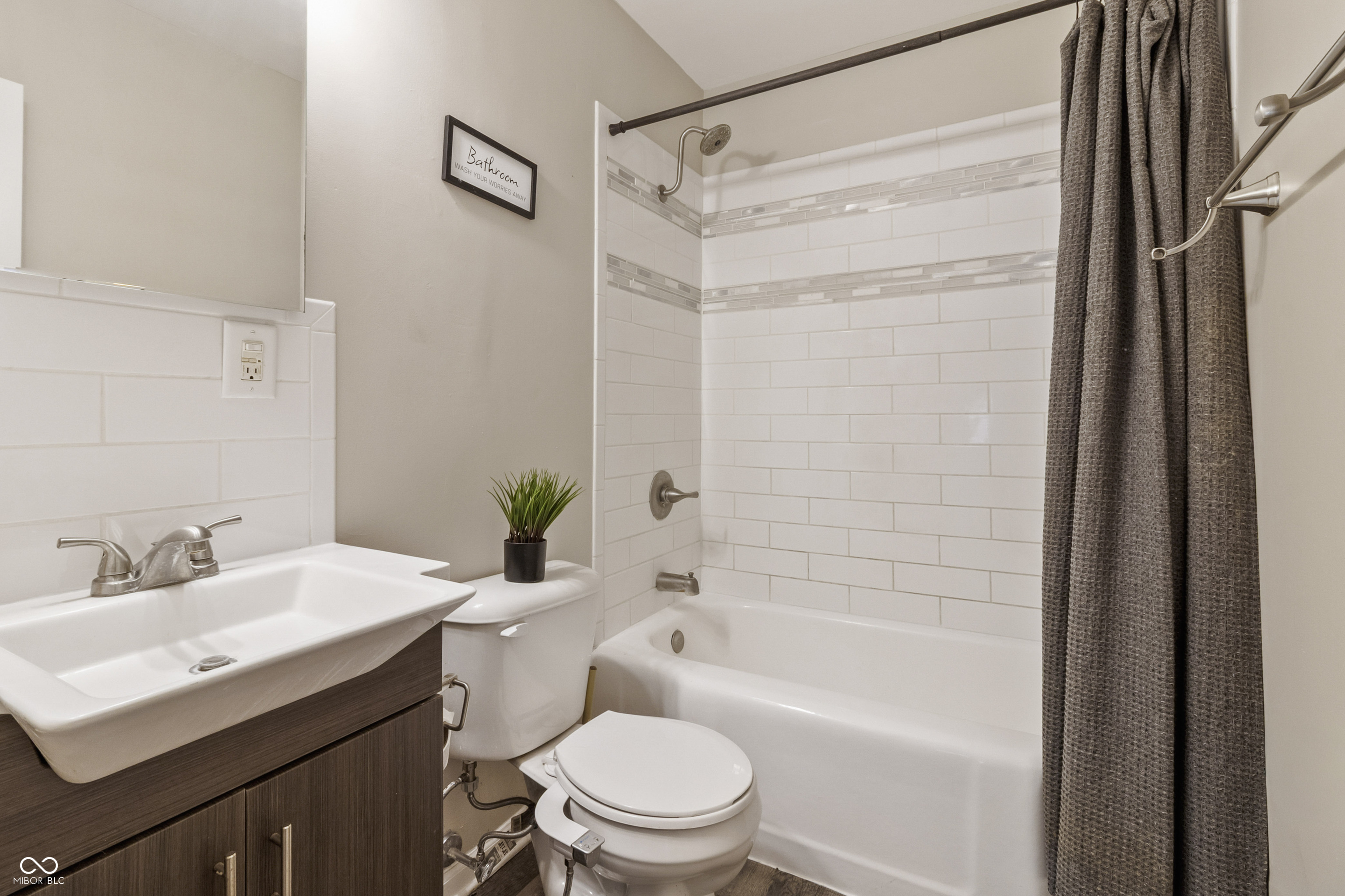 2113 E 65th Street