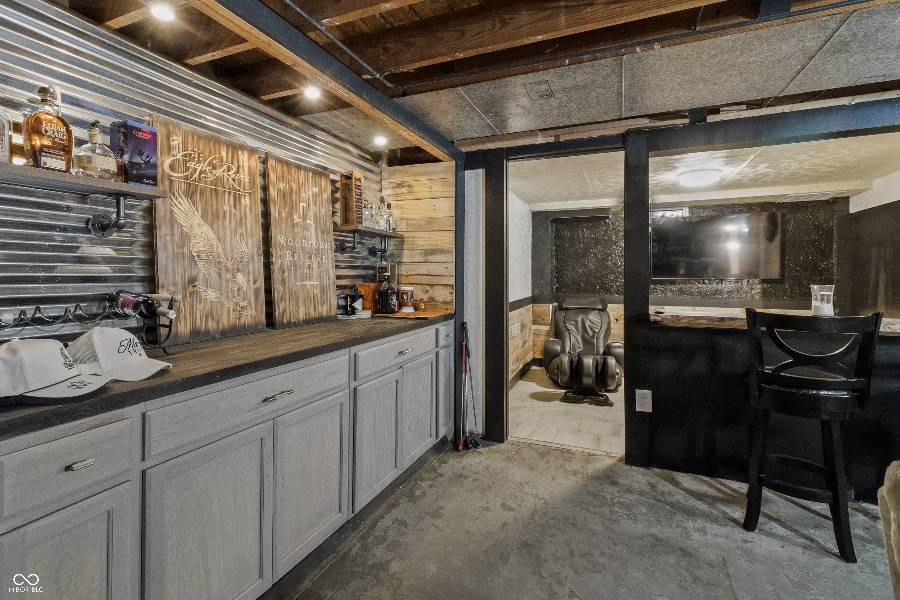 2113 E 65th Street