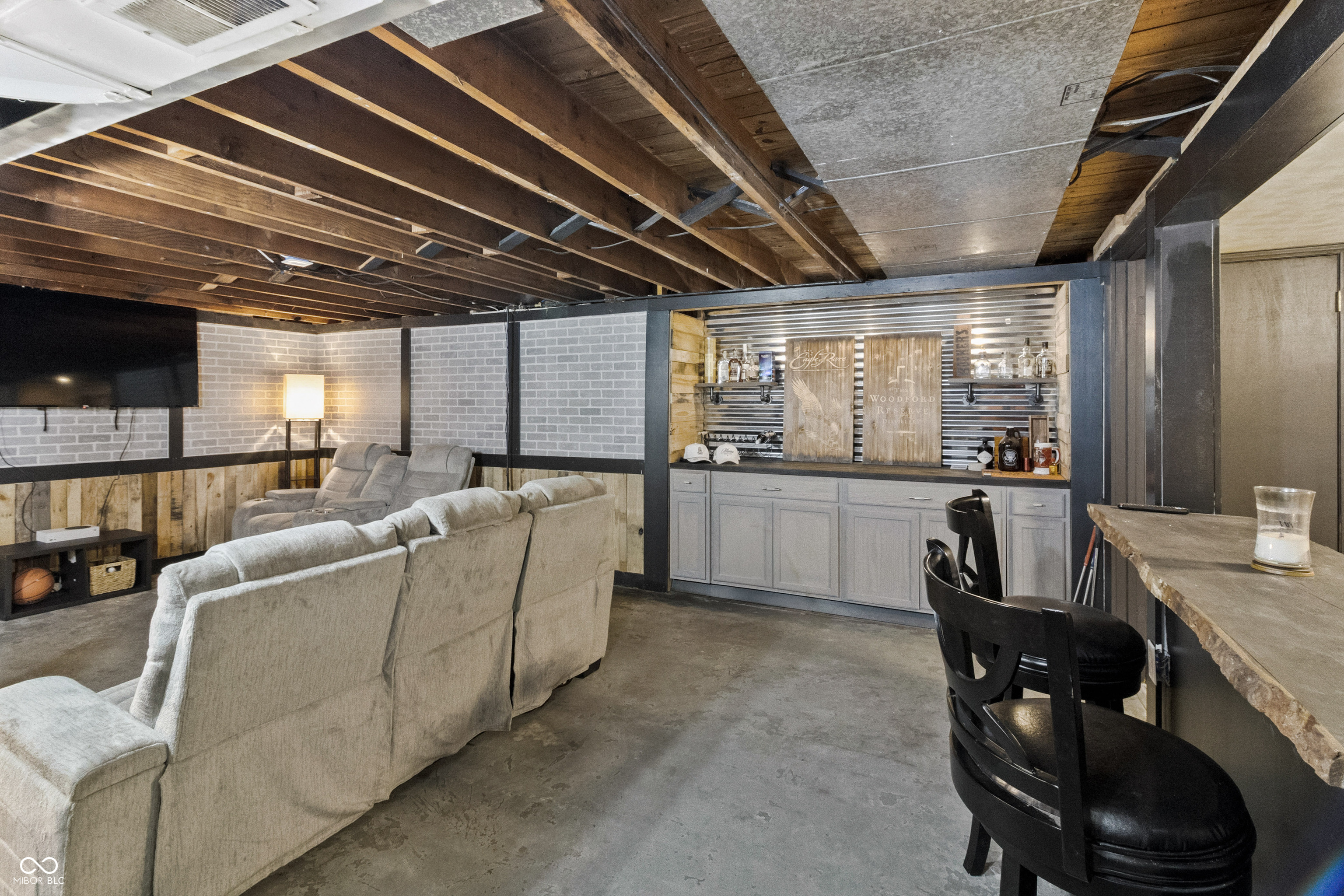 2113 E 65th Street