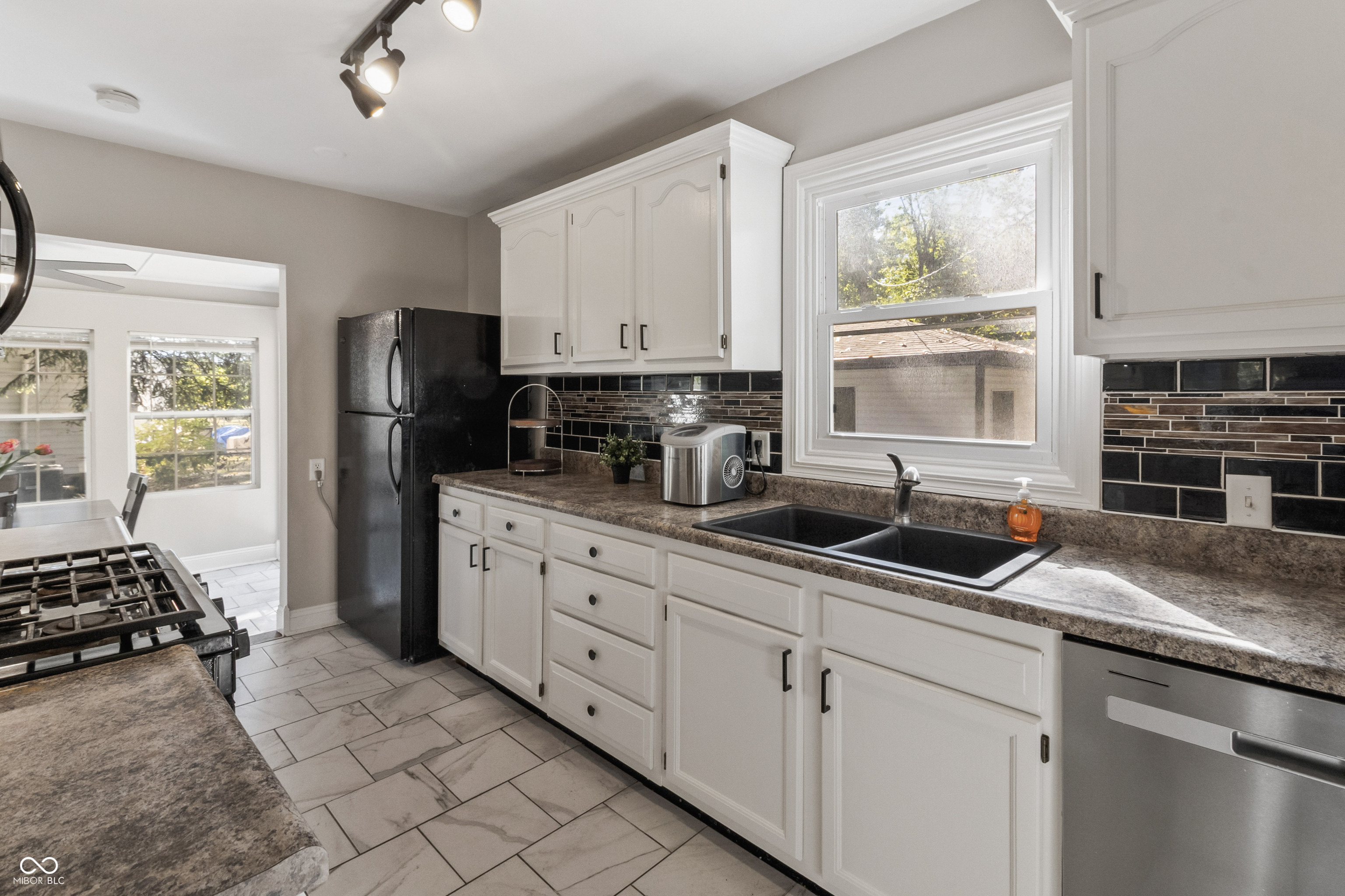 2113 E 65th Street