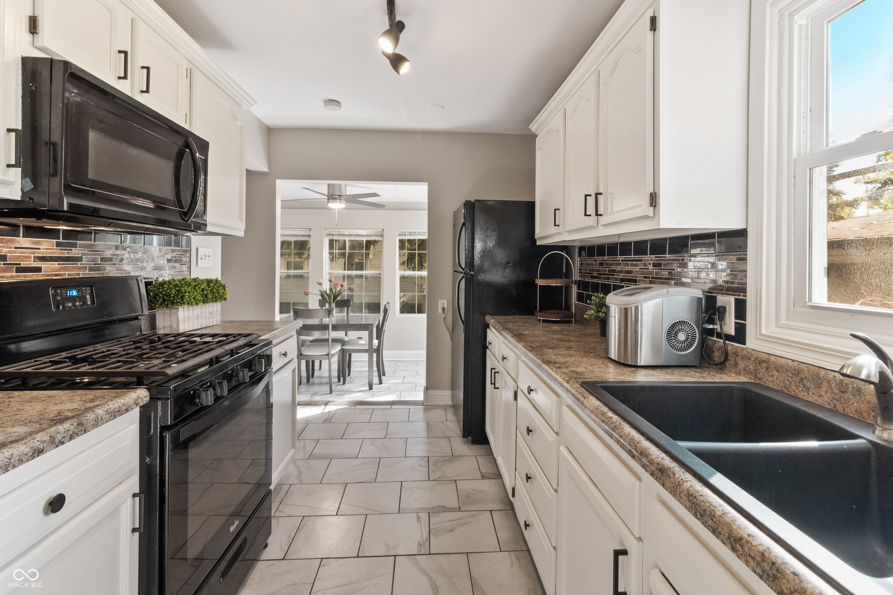 2113 E 65th Street