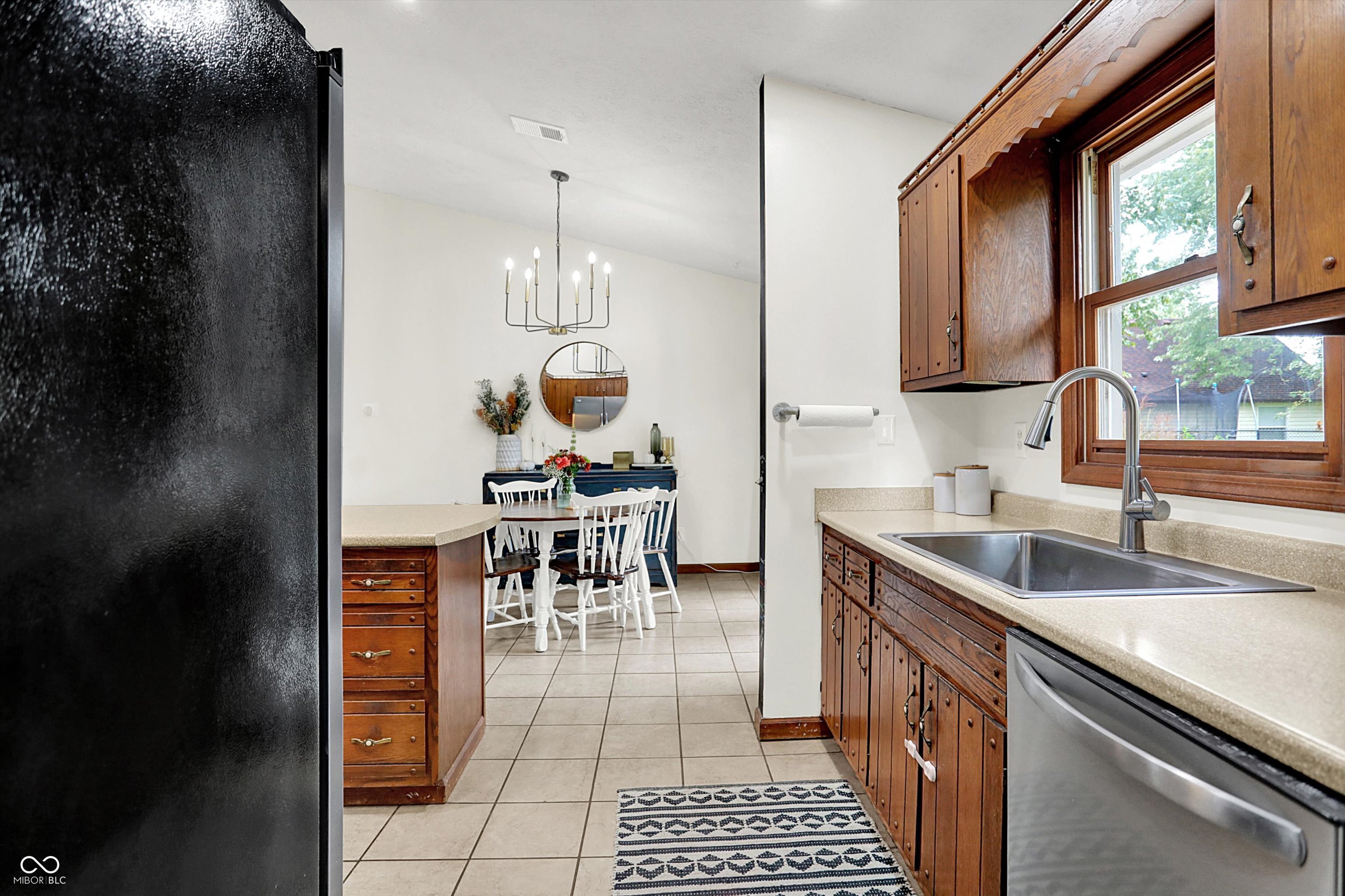 289 Saint Charles Way