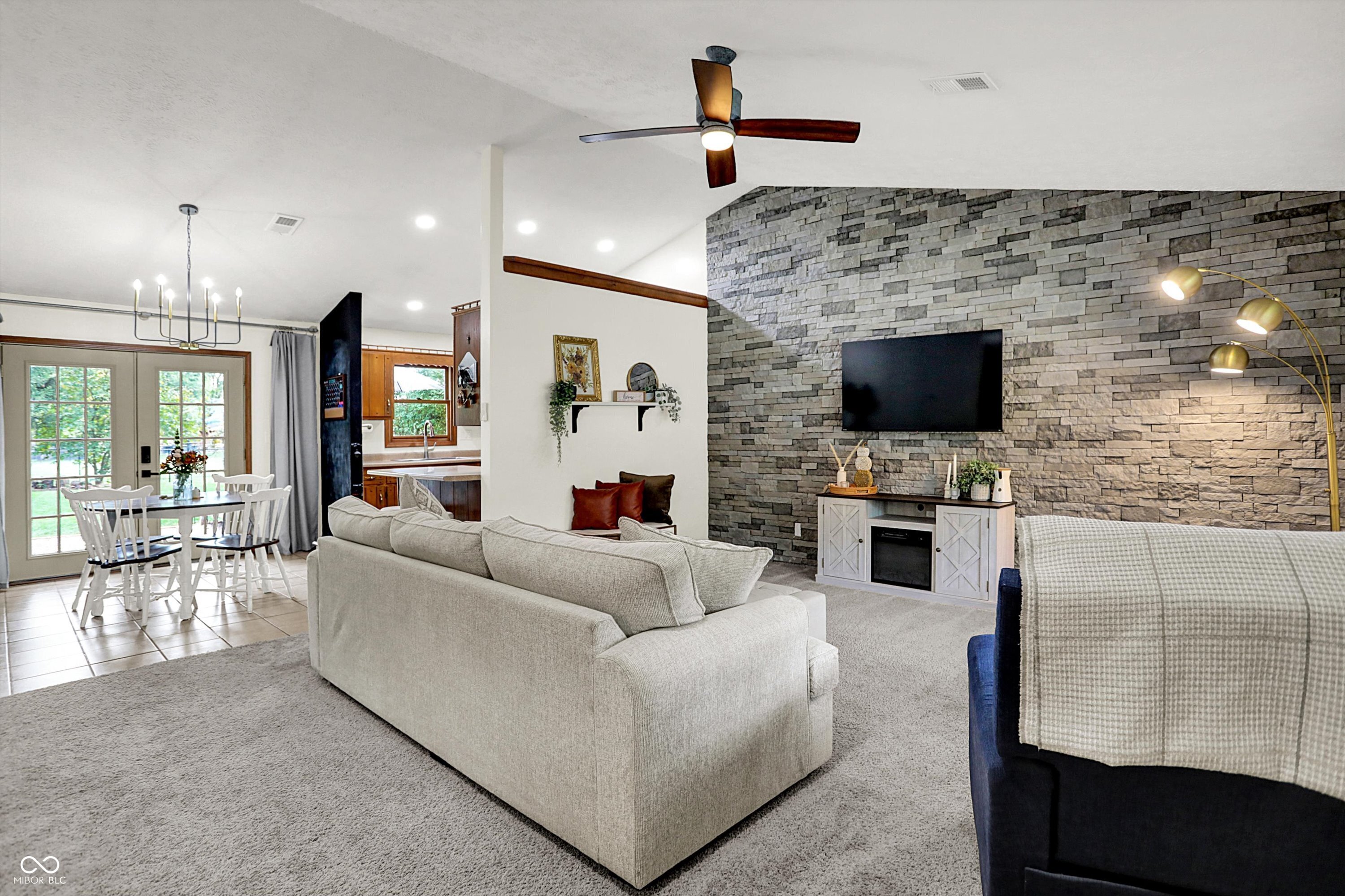 289 Saint Charles Way