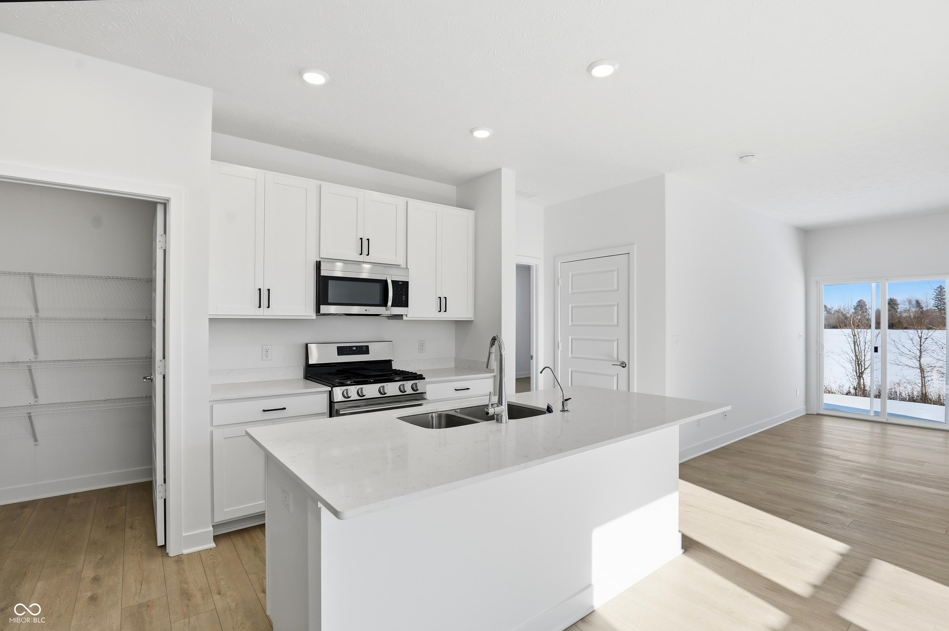 8693 Marietta Lane