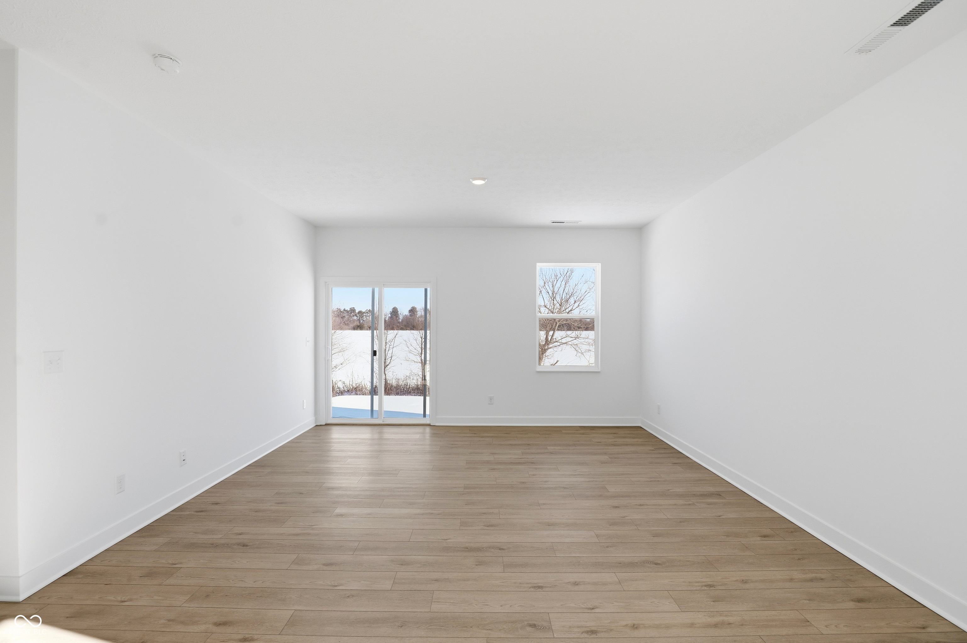 8693 Marietta Lane