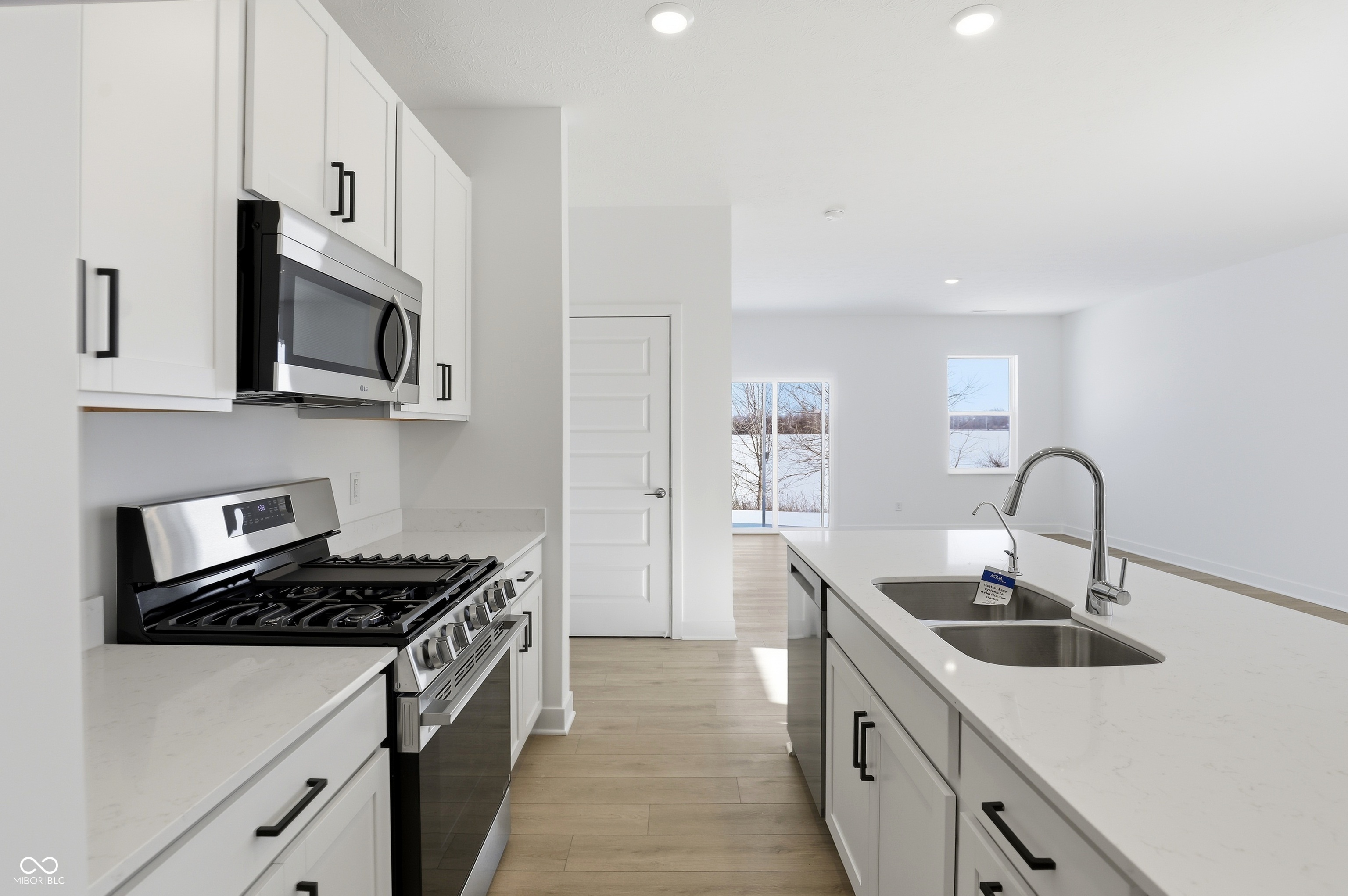8693 Marietta Lane