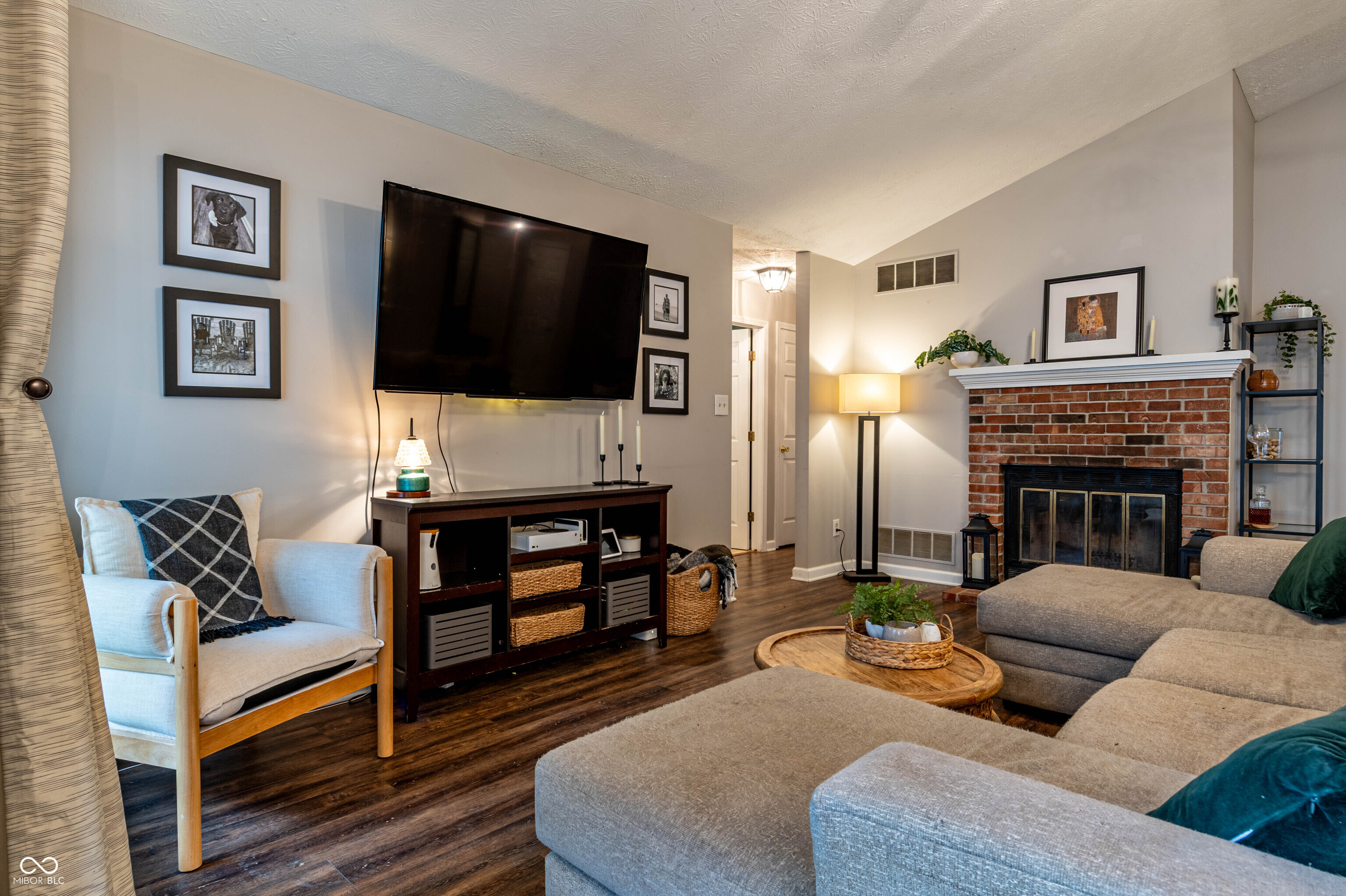 9526 Settlement Drive W