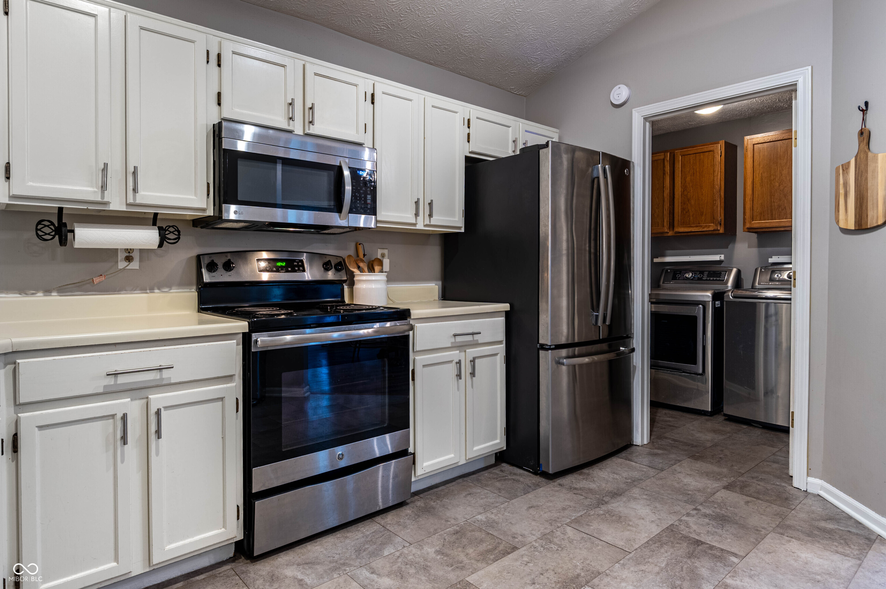 9526 Settlement Drive W