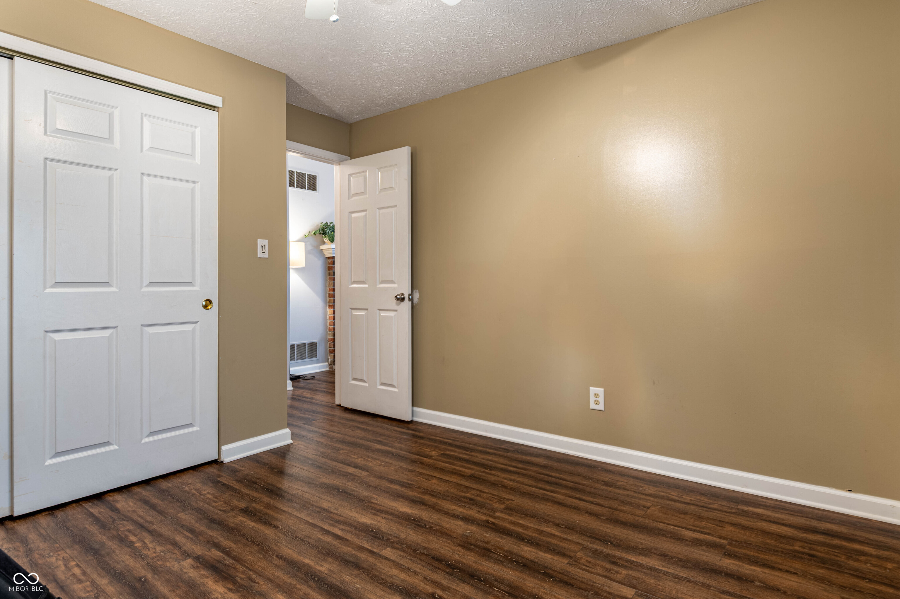 9526 Settlement Drive W