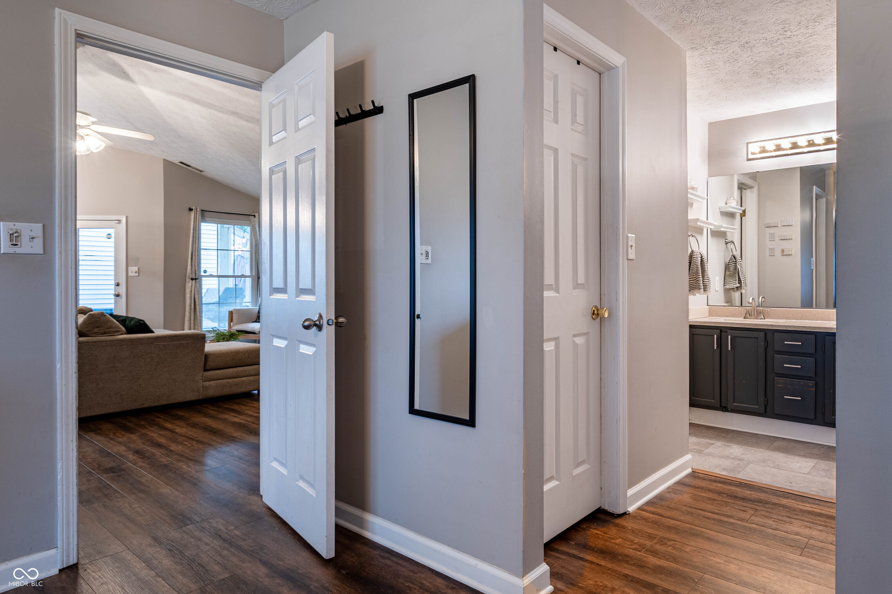 9526 Settlement Drive W