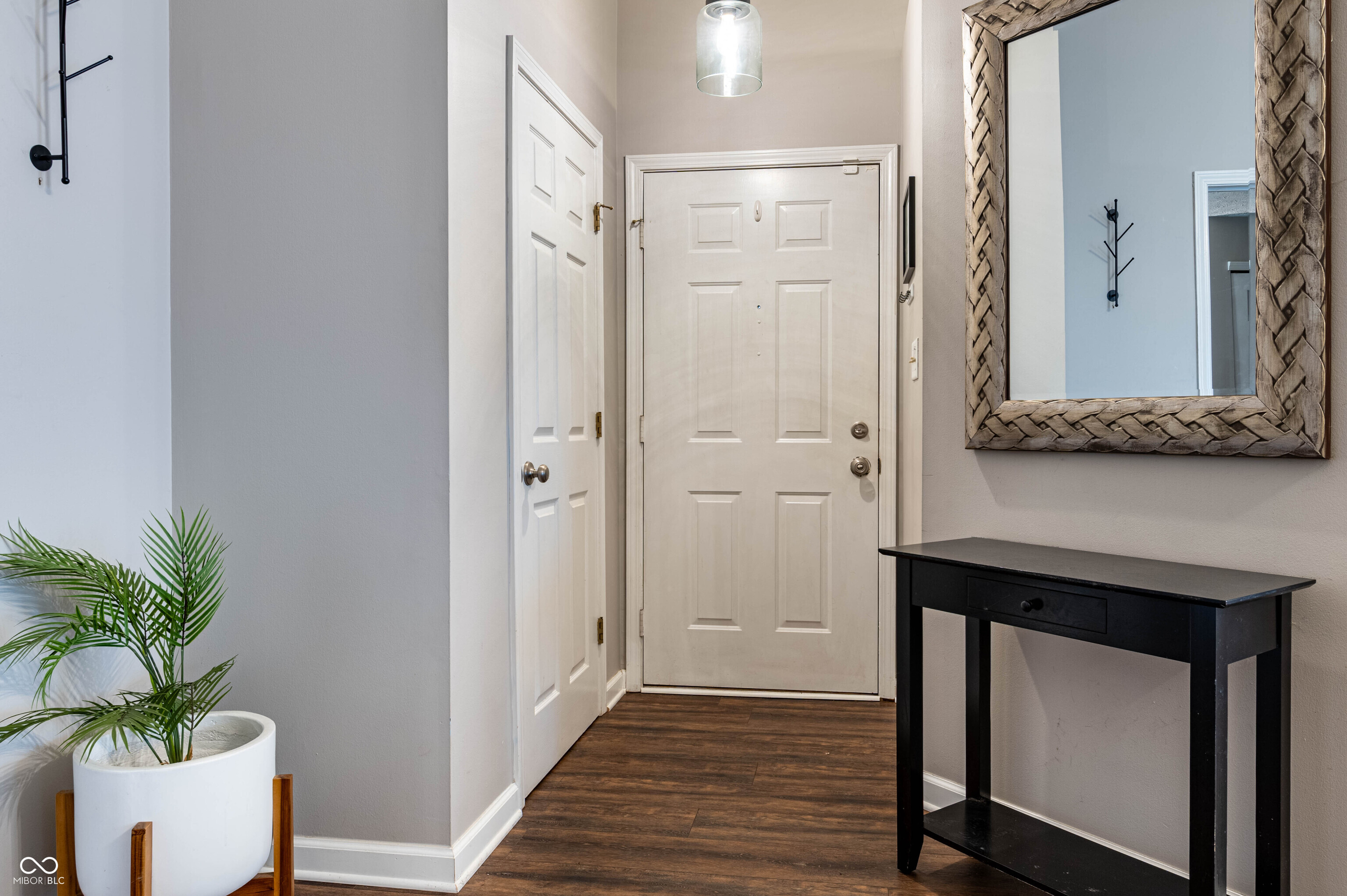 9526 Settlement Drive W