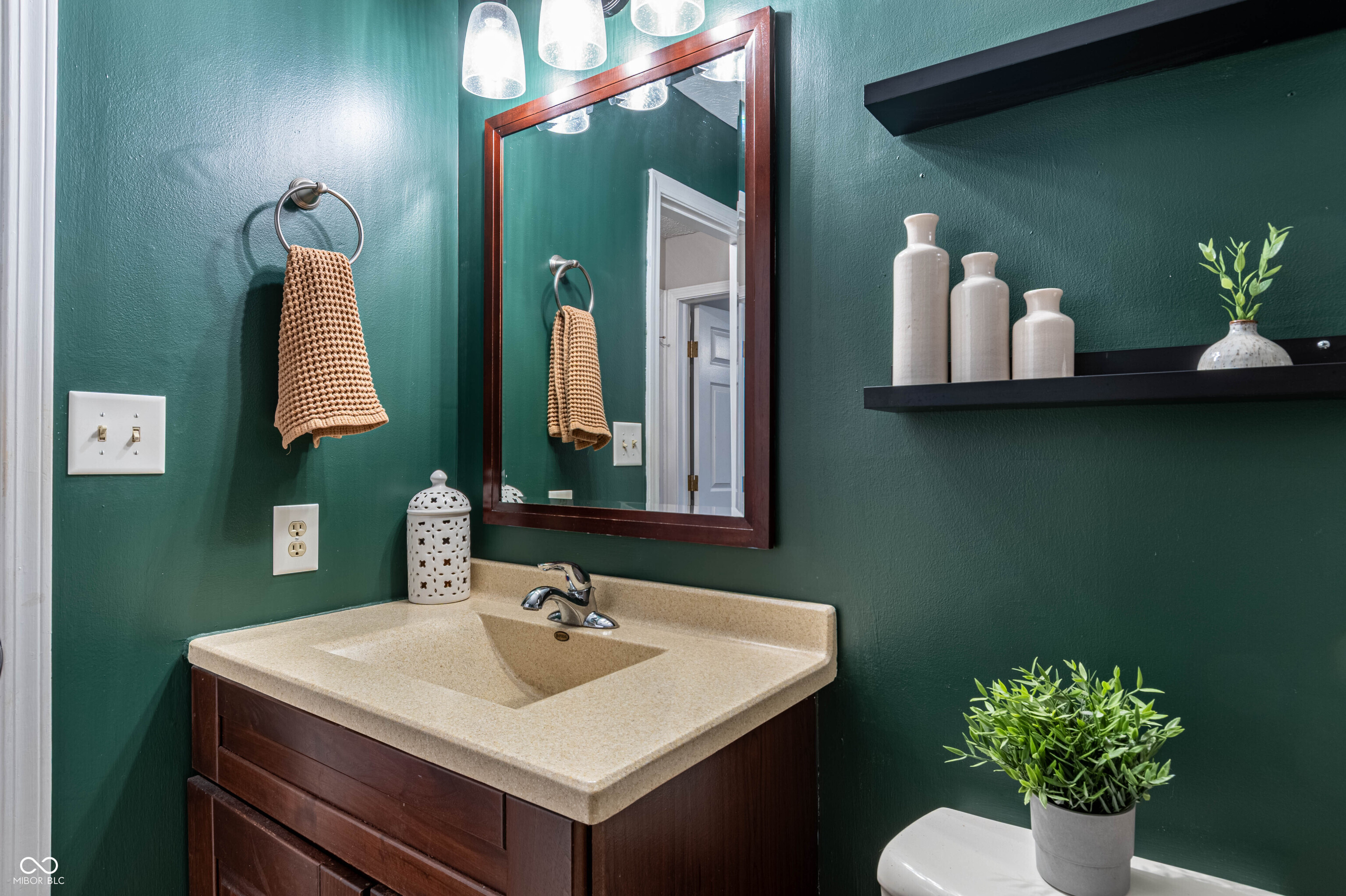 9526 Settlement Drive W