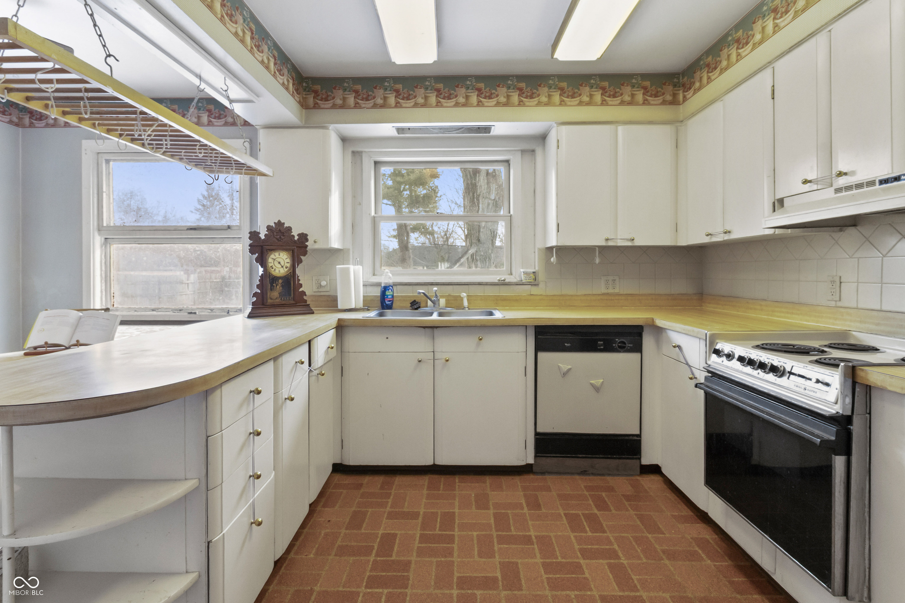 8743 Washington Blvd E Drive