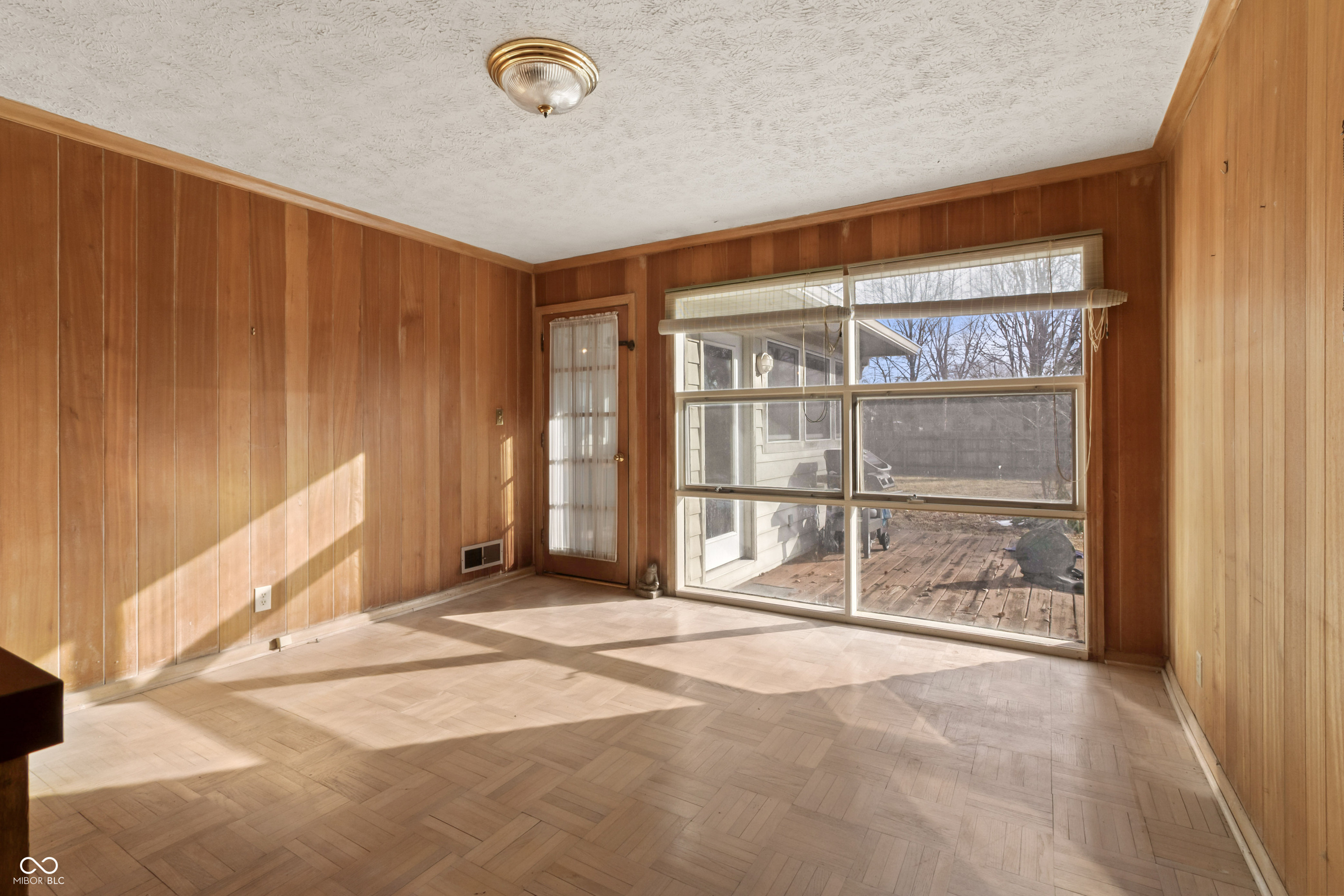 8743 Washington Blvd E Drive