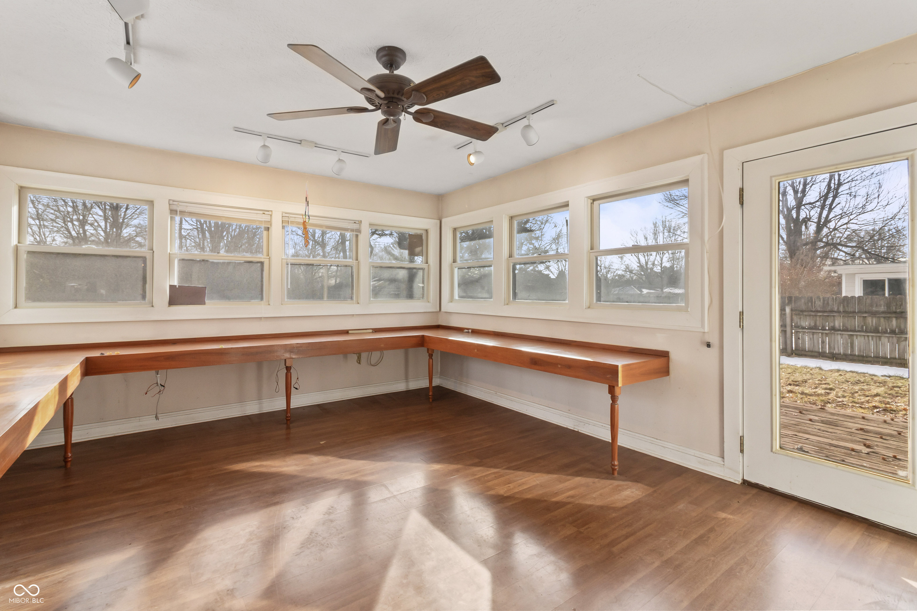 8743 Washington Blvd E Drive