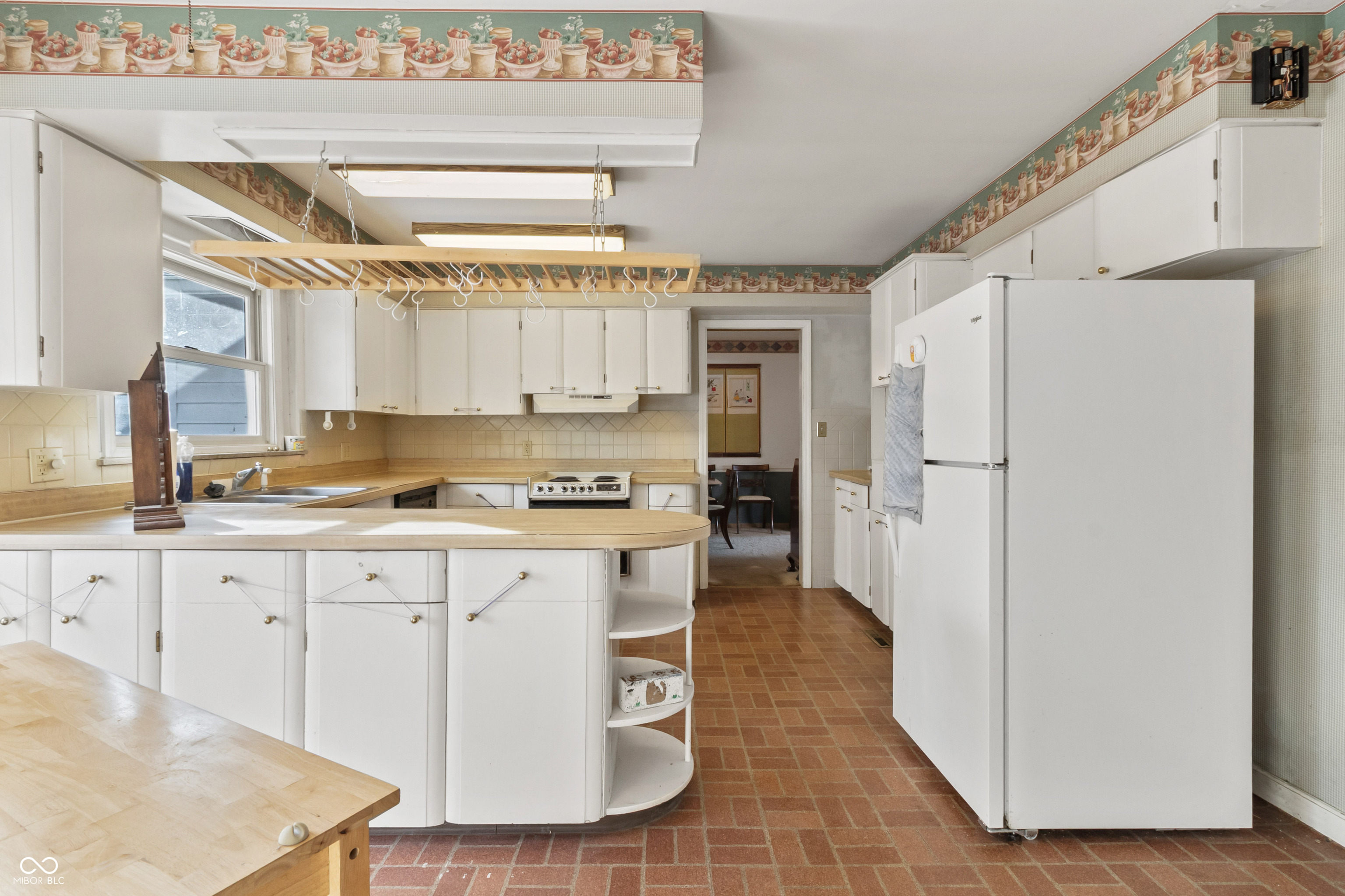 8743 Washington Blvd E Drive