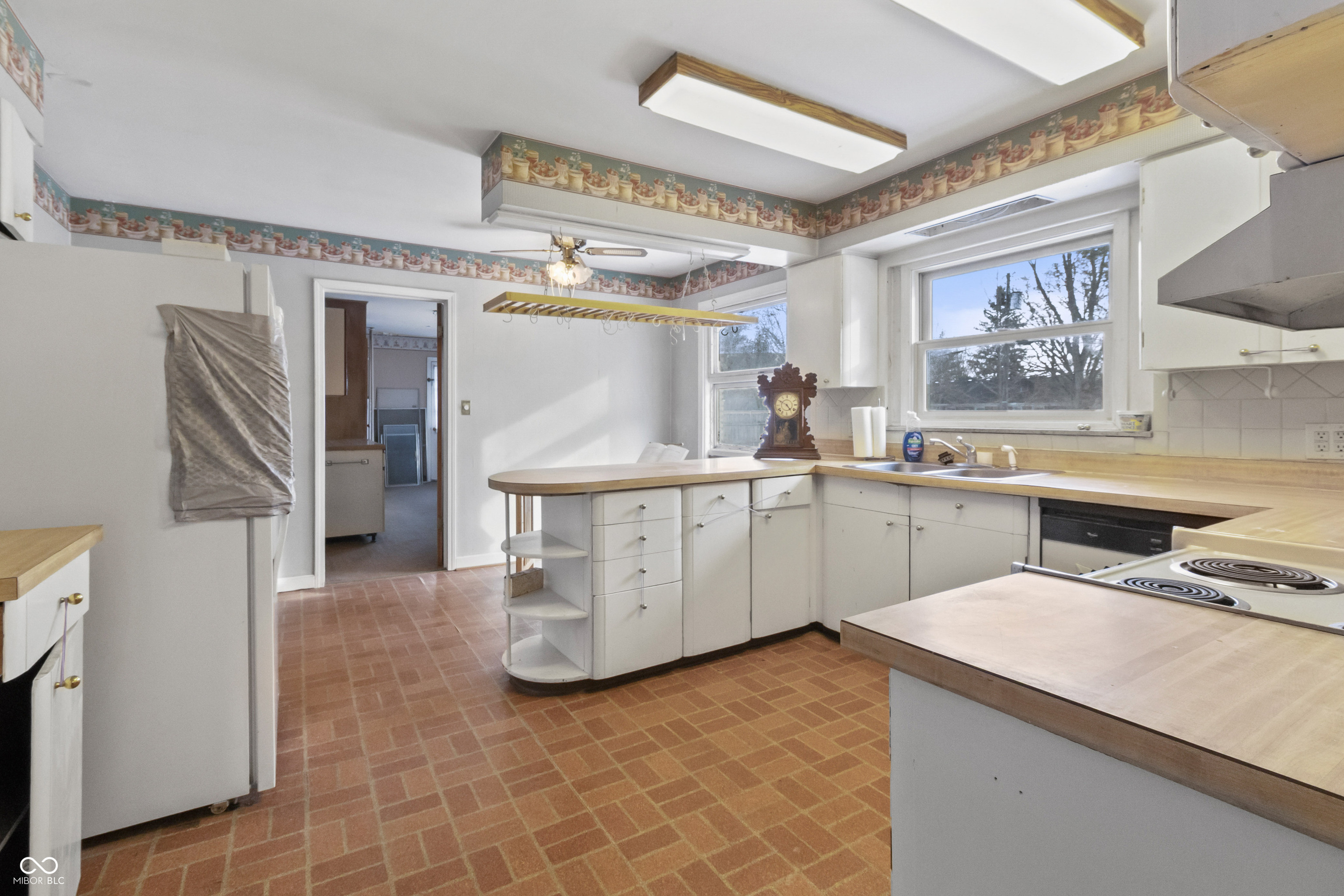 8743 Washington Blvd E Drive