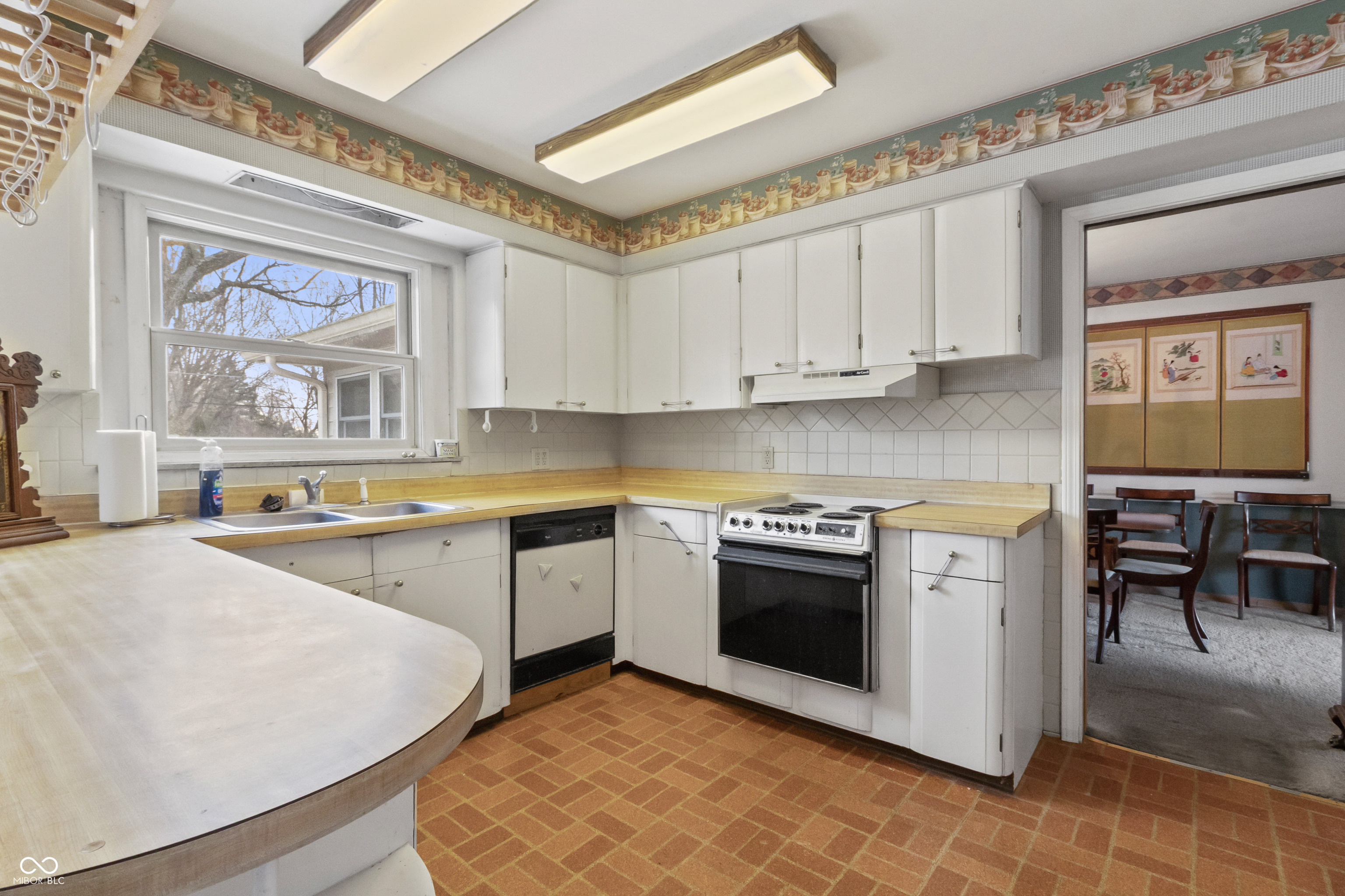 8743 Washington Blvd E Drive