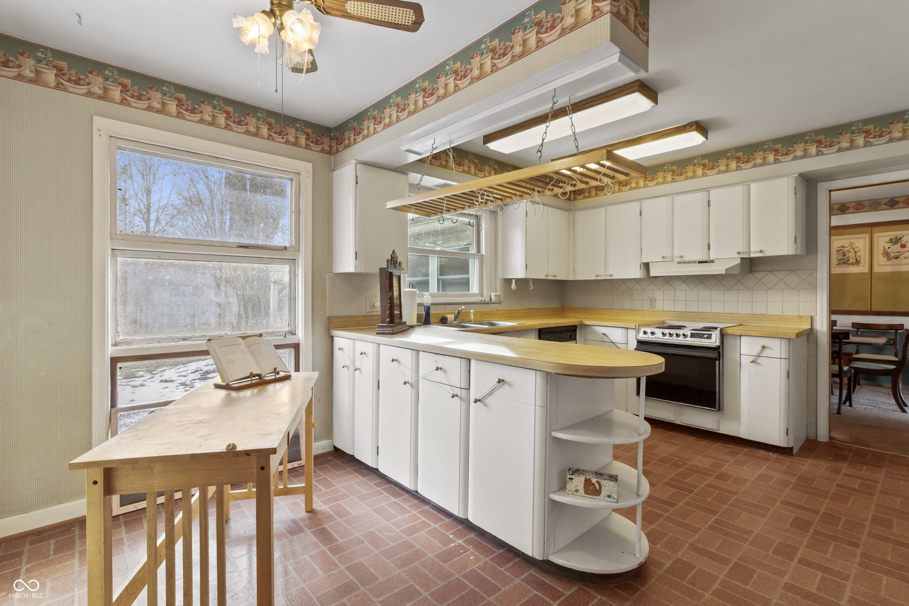 8743 Washington Blvd E Drive