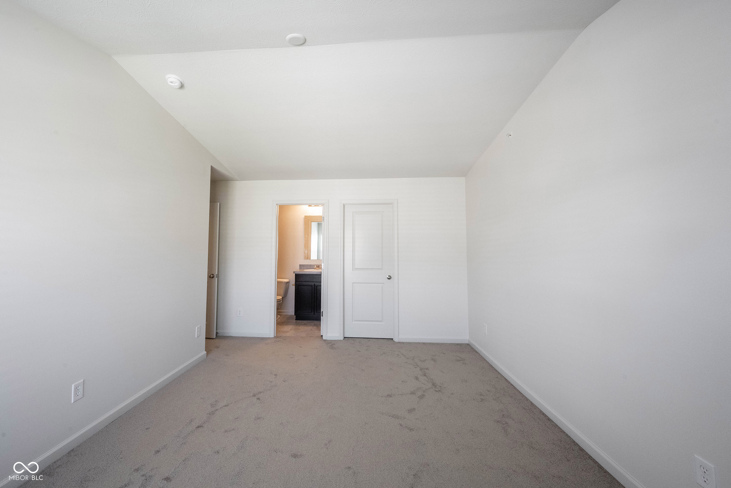 12015 Zircon Lane Unit: 900