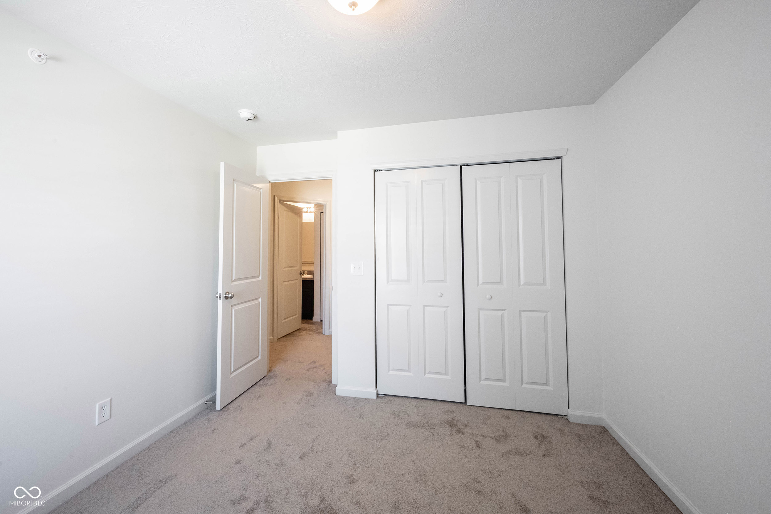 12015 Zircon Lane Unit: 900