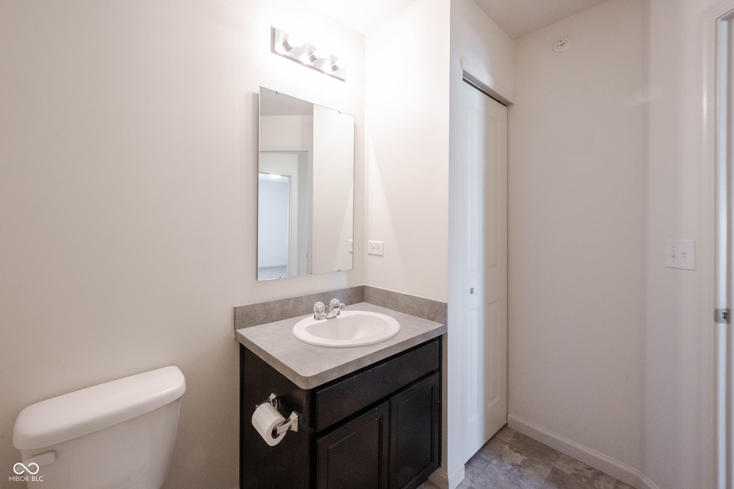 12015 Zircon Lane Unit: 900