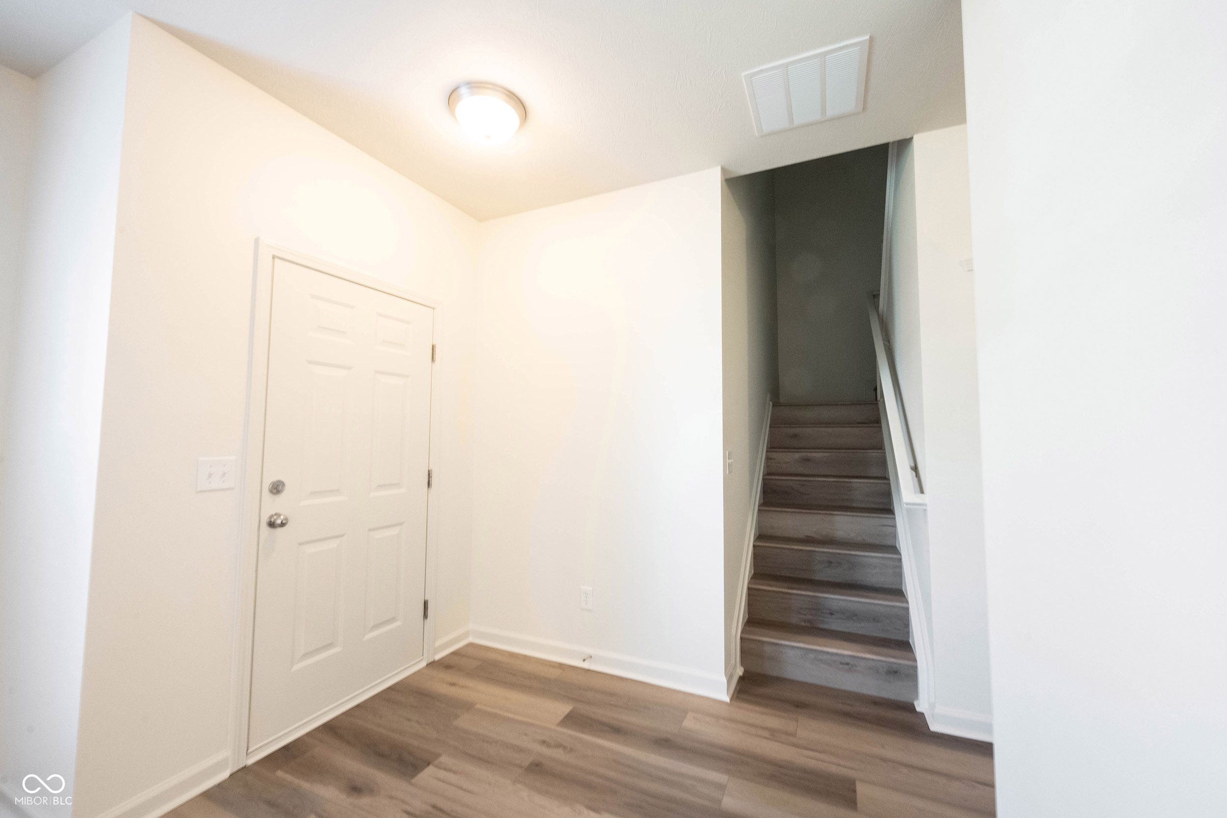 12015 Zircon Lane Unit: 900