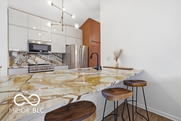 7839 Cardinal Cove N