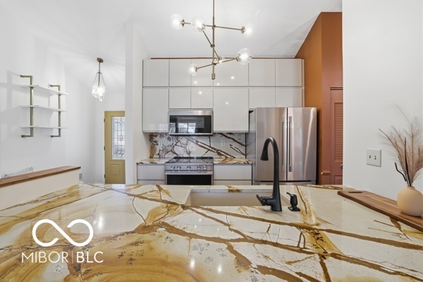 7839 Cardinal Cove N