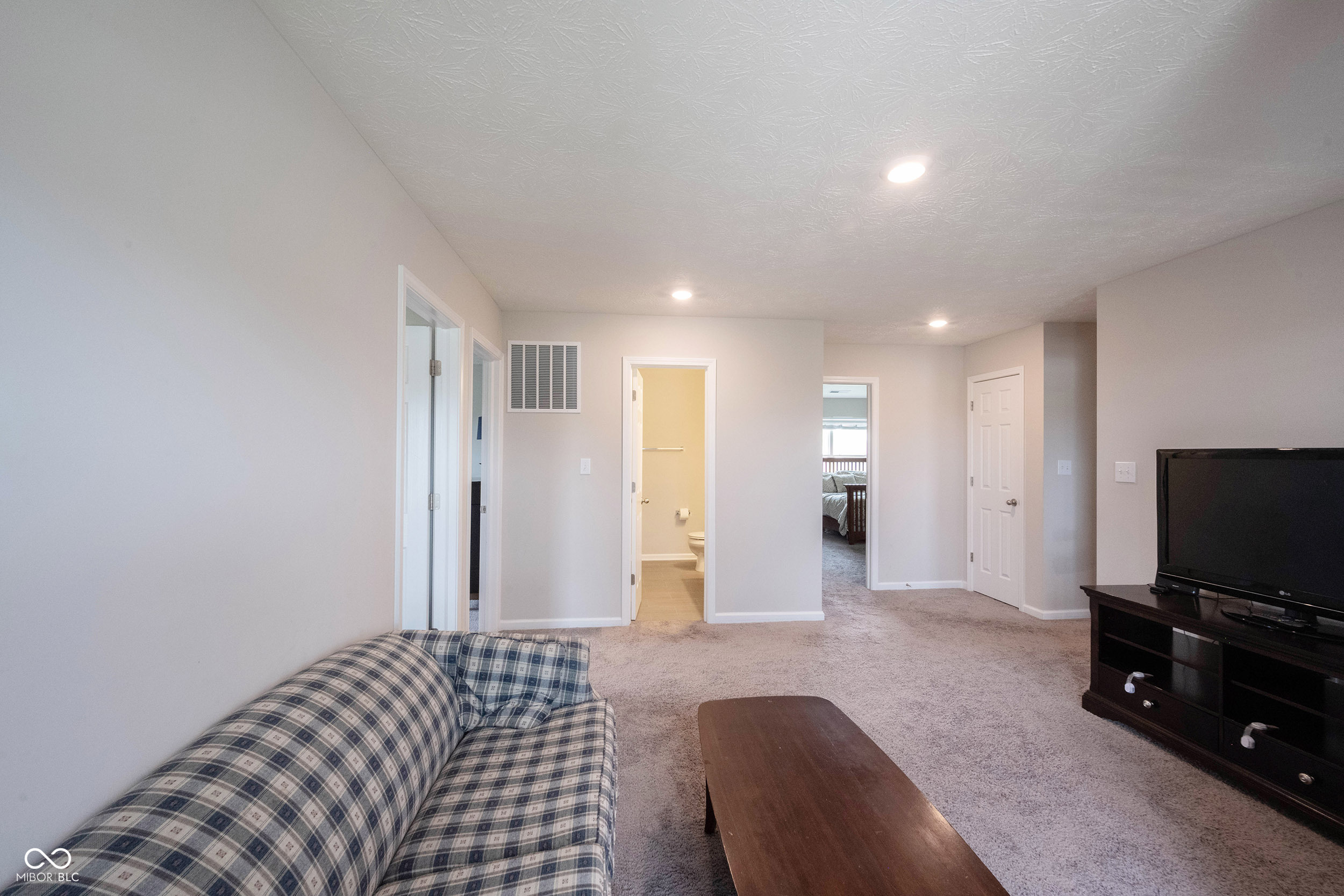 443 N Quartz Lane