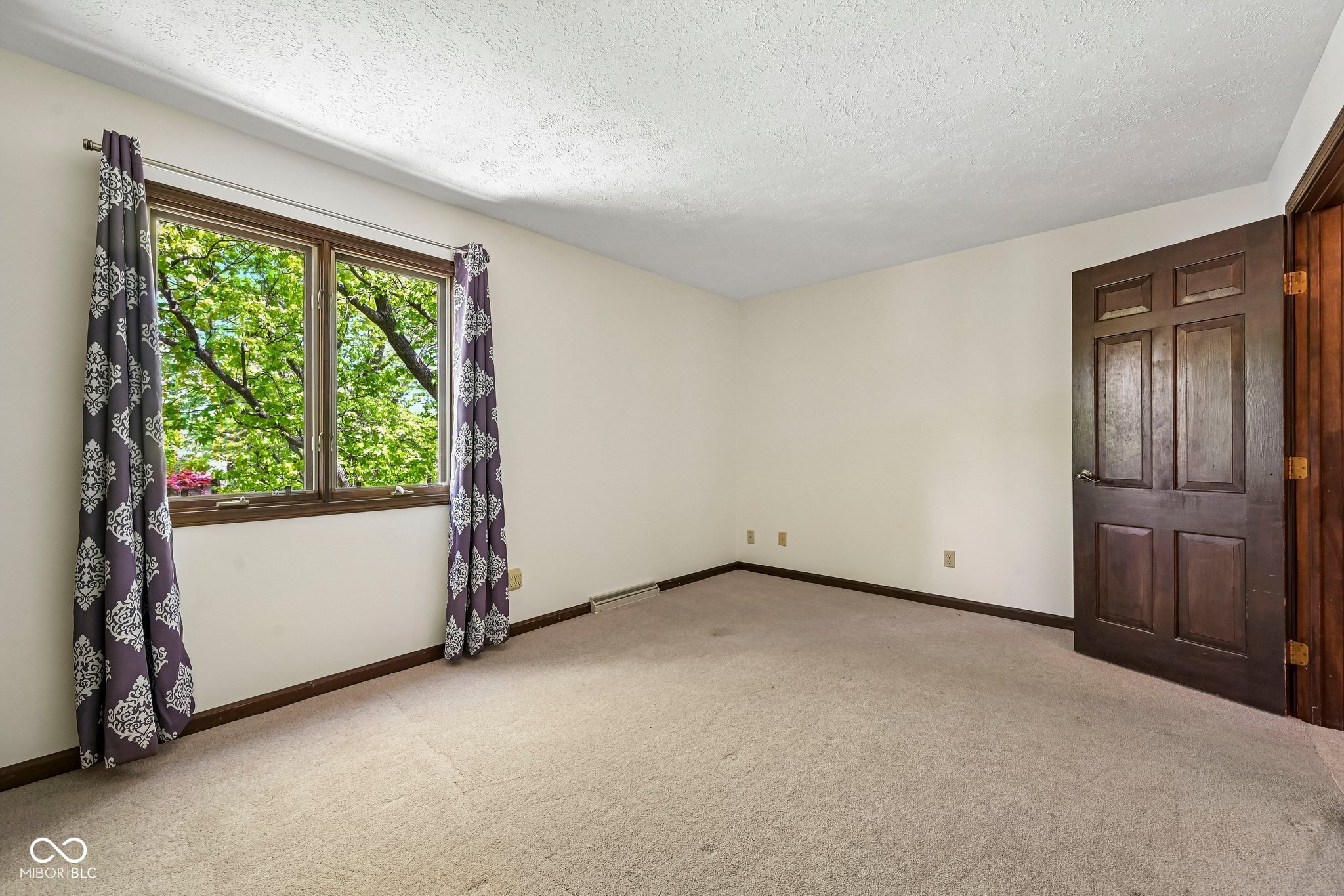 407 Oxford Drive