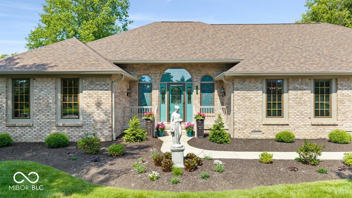1120 Buttonwood Court