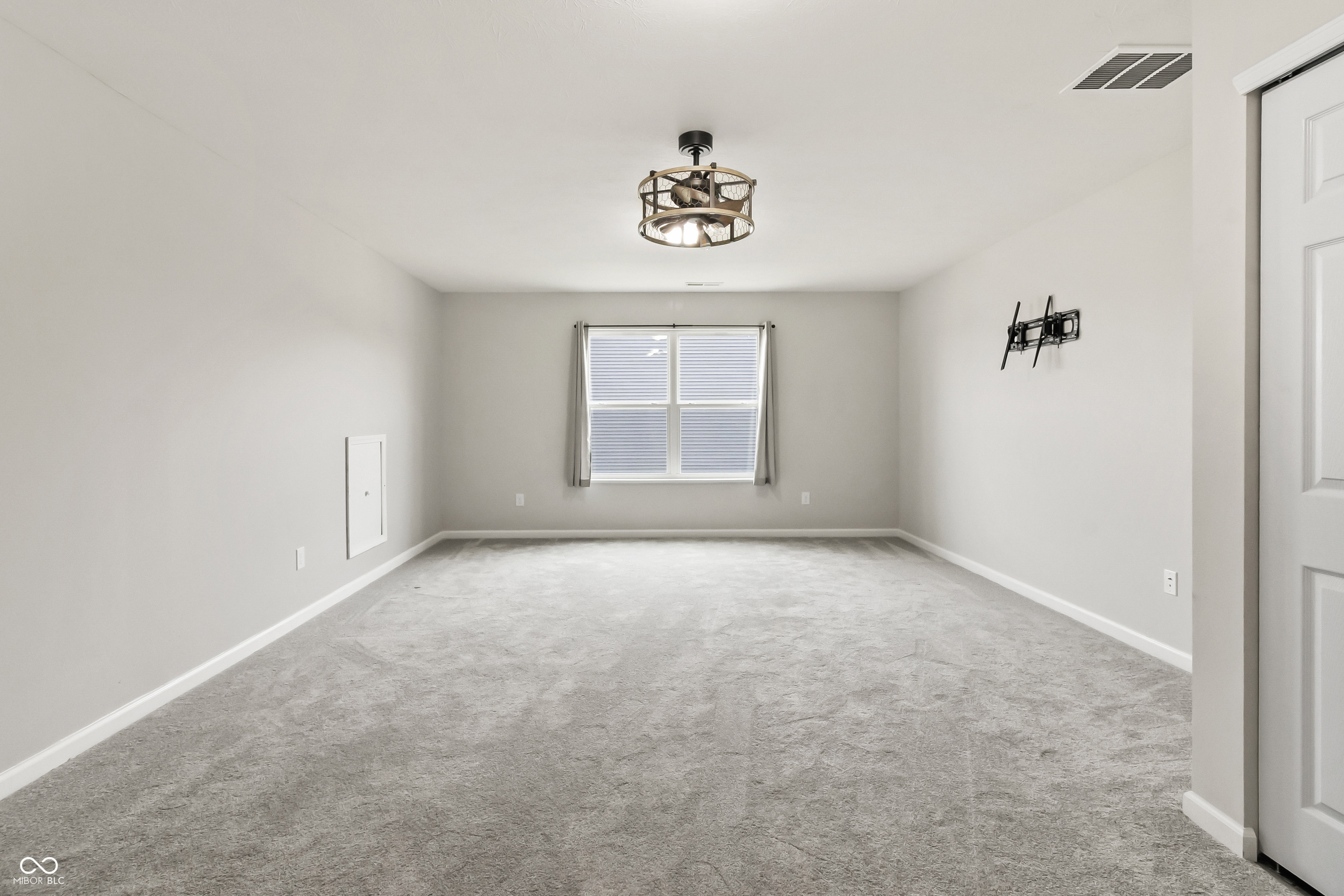 1345 W Jade Drive