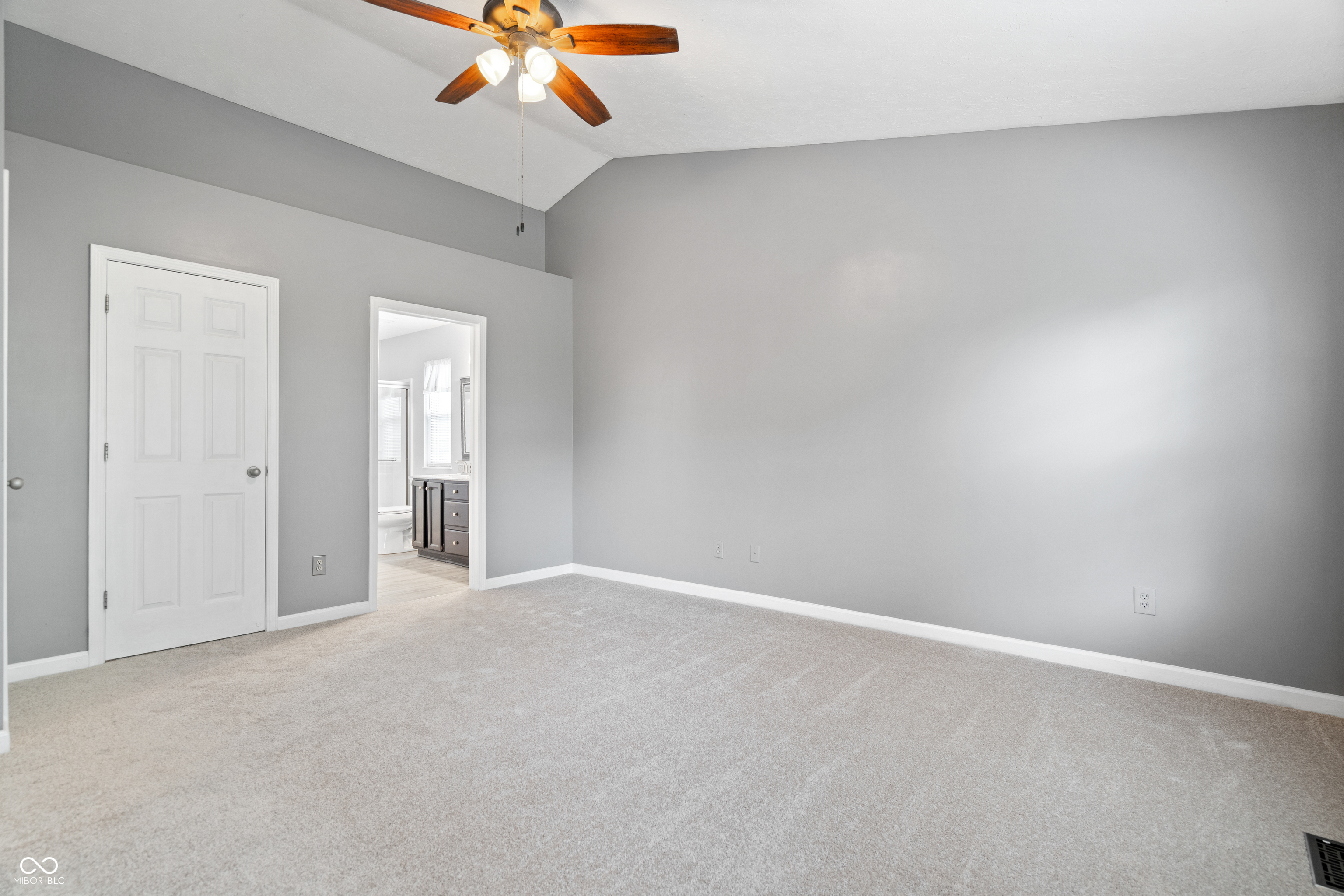 8702 Buffett Parkway